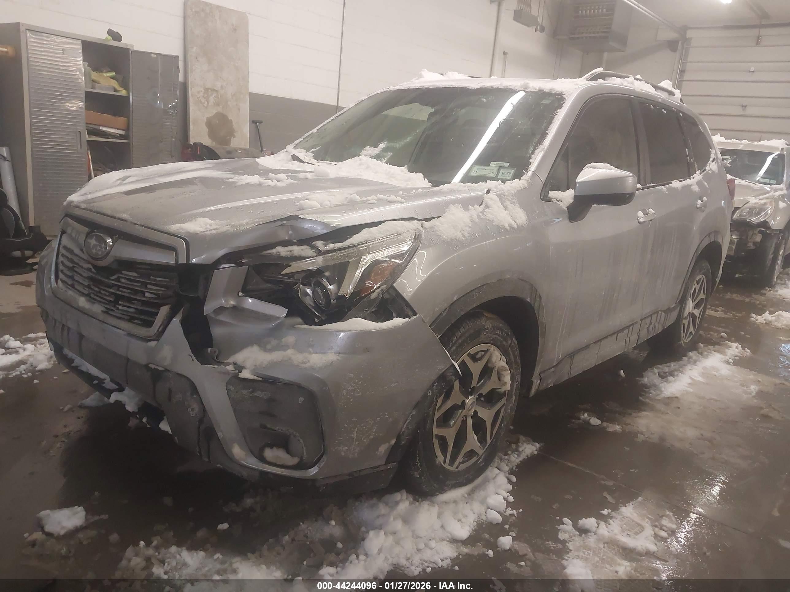 SUBARU FORESTER image 2