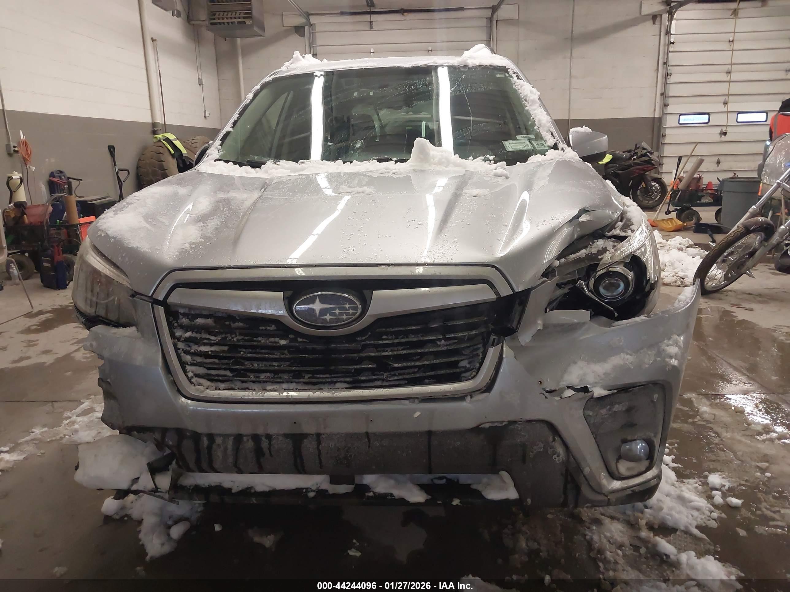 SUBARU FORESTER image 6