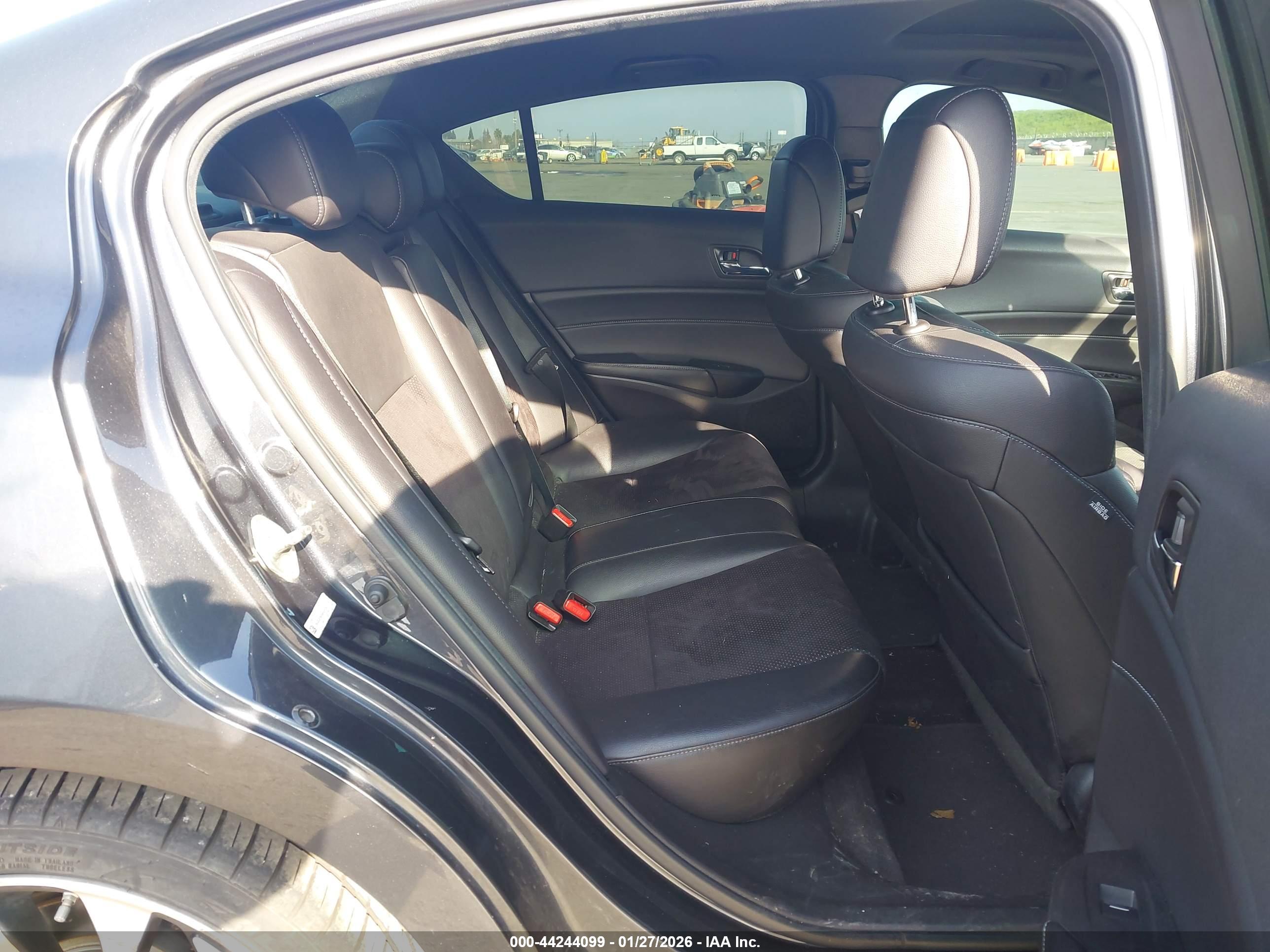 ACURA ILX image 8