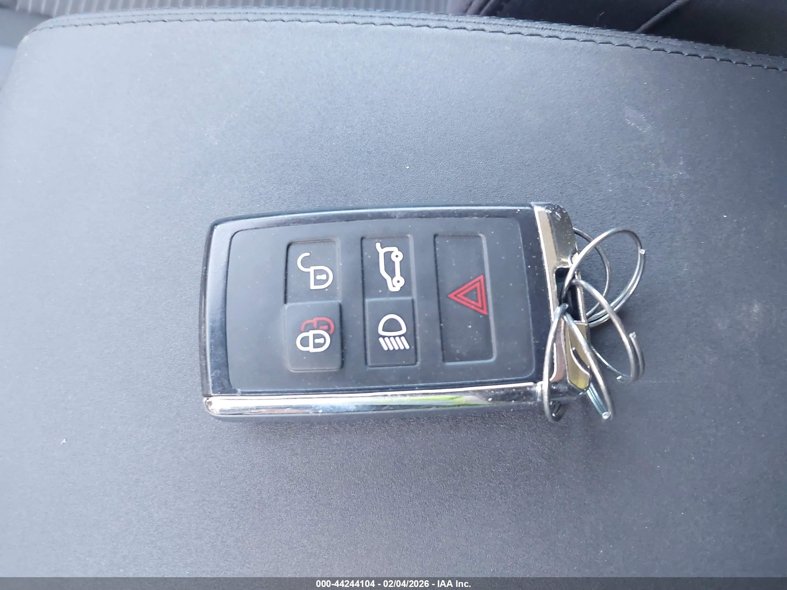 LAND ROVER image 11