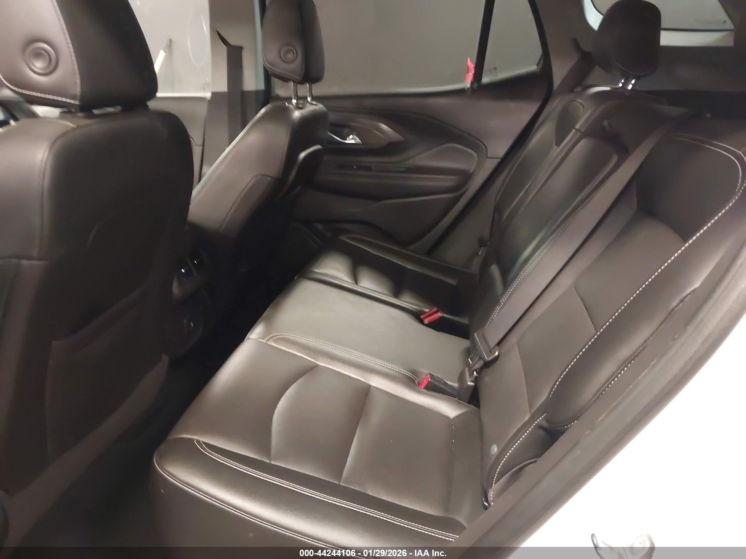 GMC TERRAIN image 8