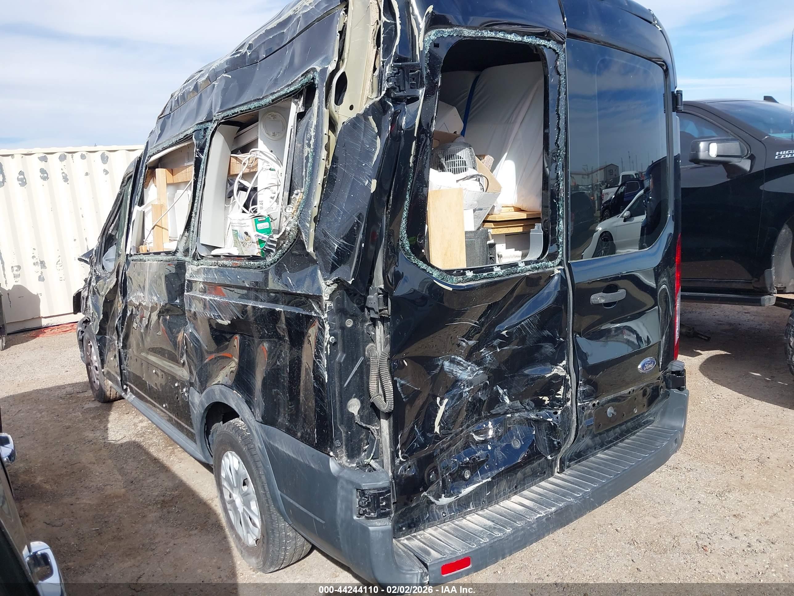 FORD TRANSIT-150 image 3