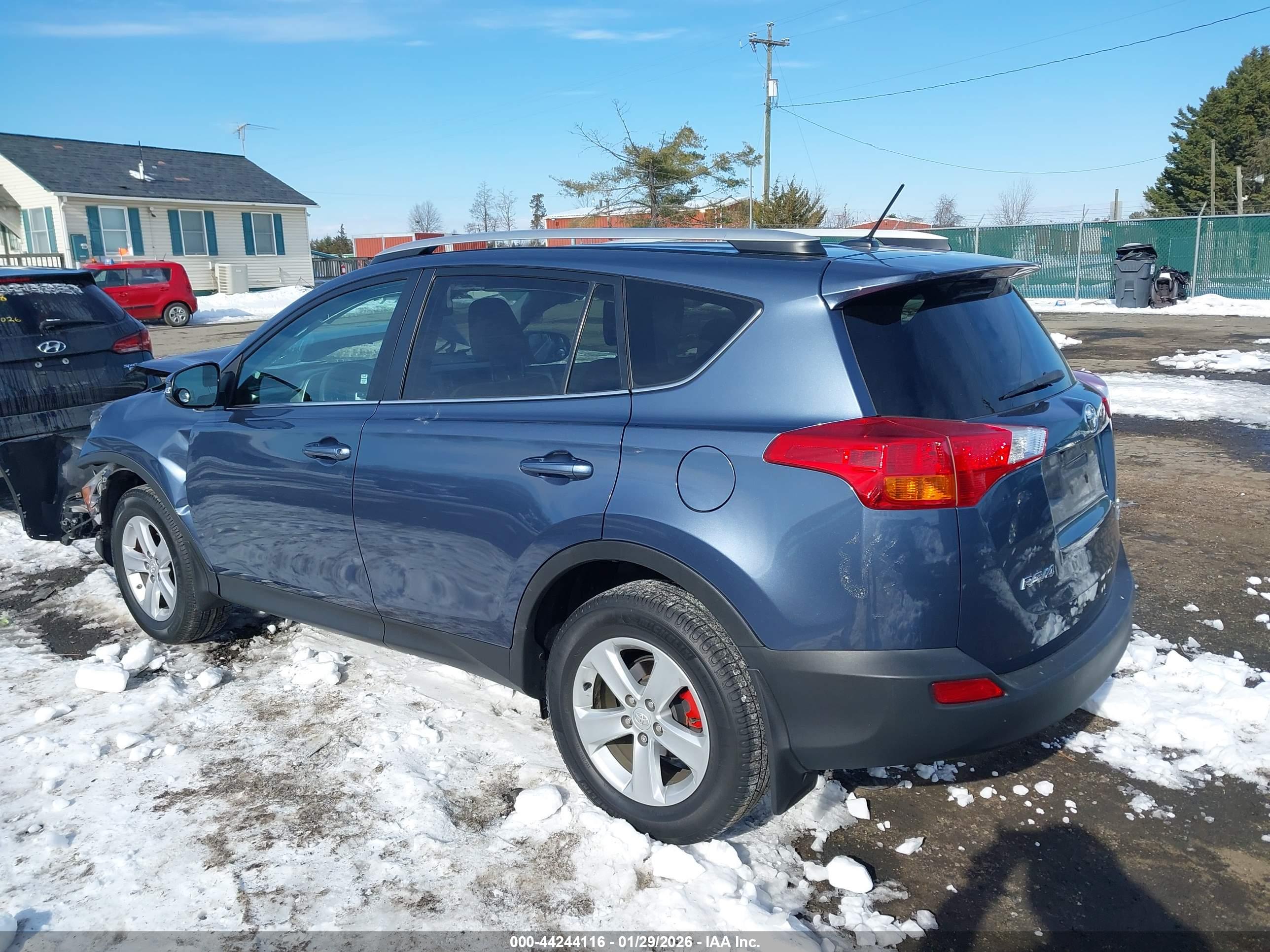 TOYOTA RAV4 image 3