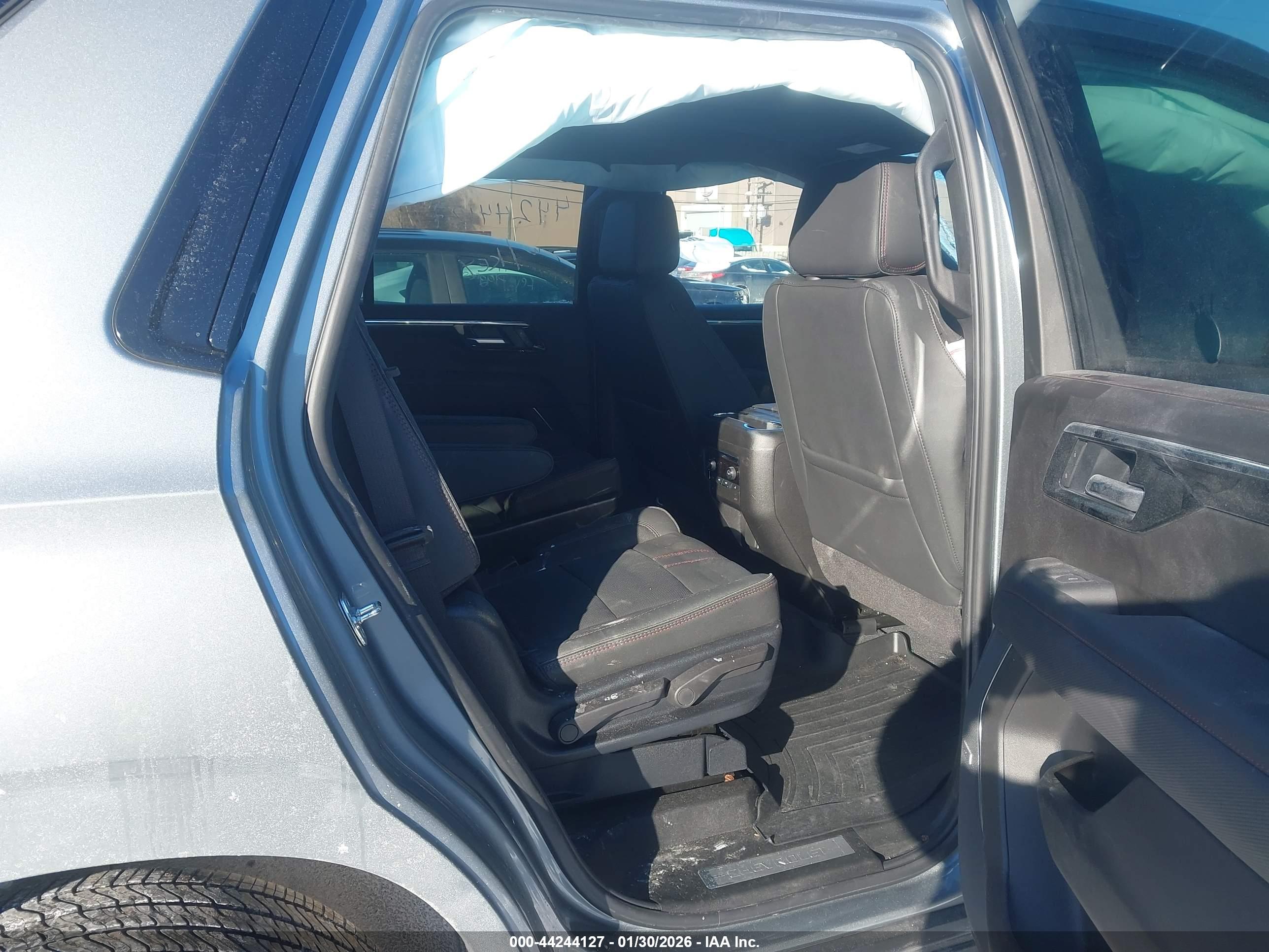 CHEVROLET TAHOE image 8