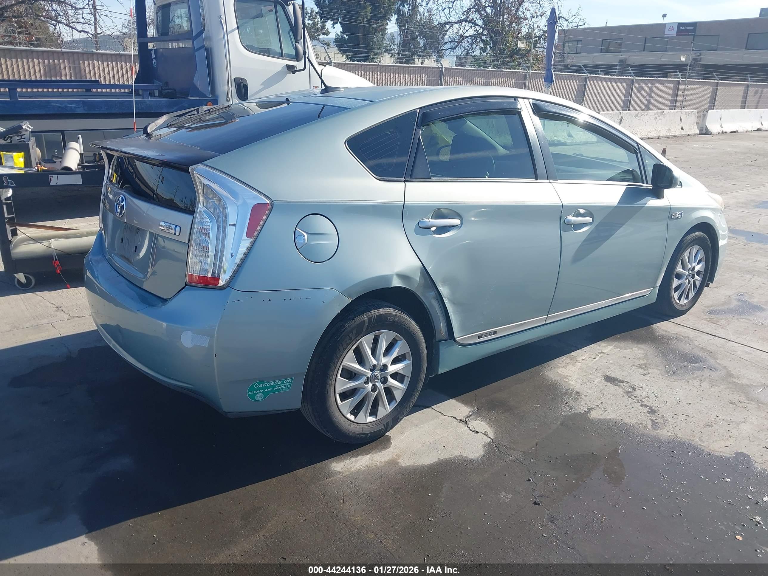 TOYOTA PRIUS image 4