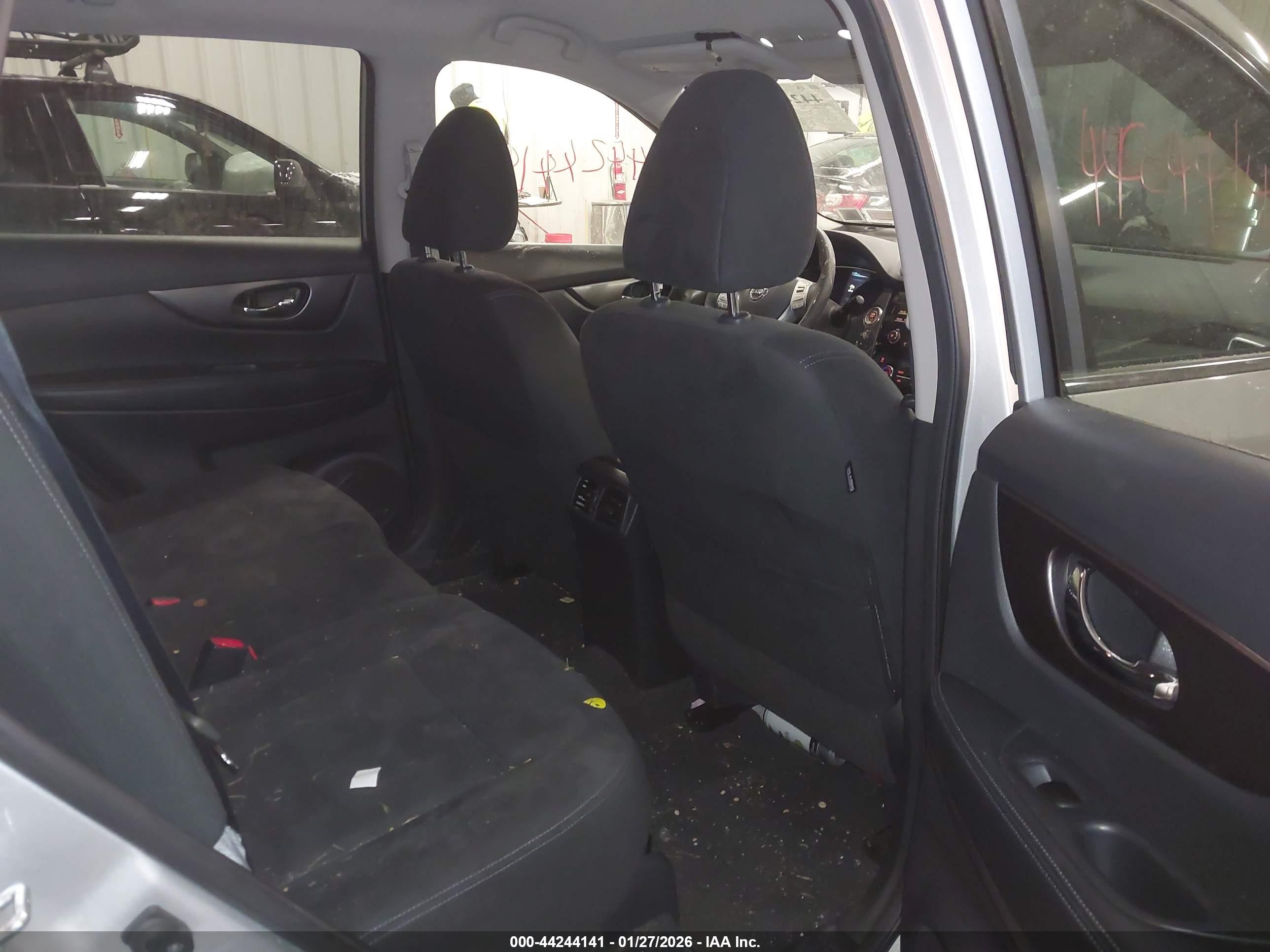 NISSAN ROGUE image 8
