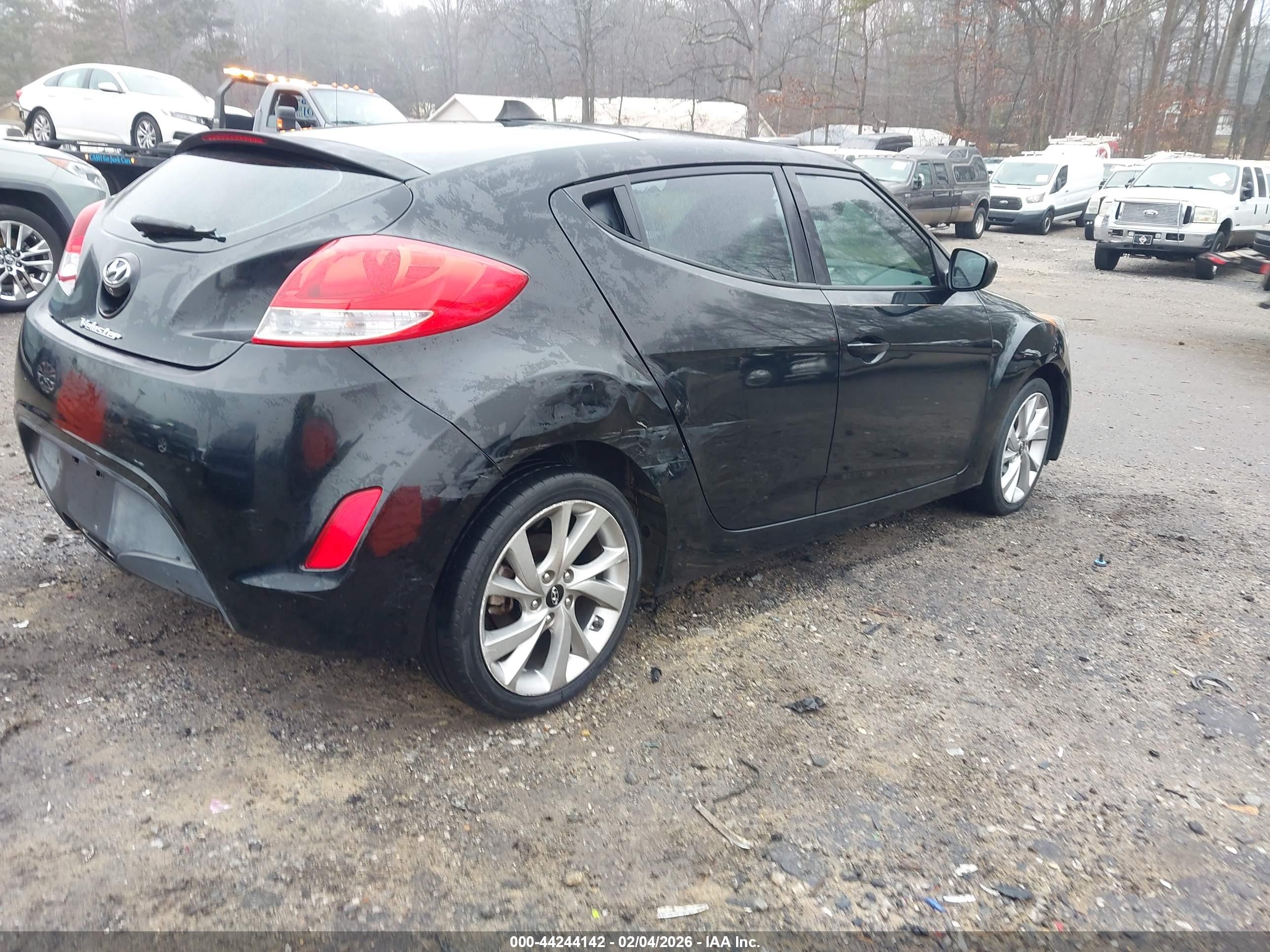 HYUNDAI VELOSTER image 6