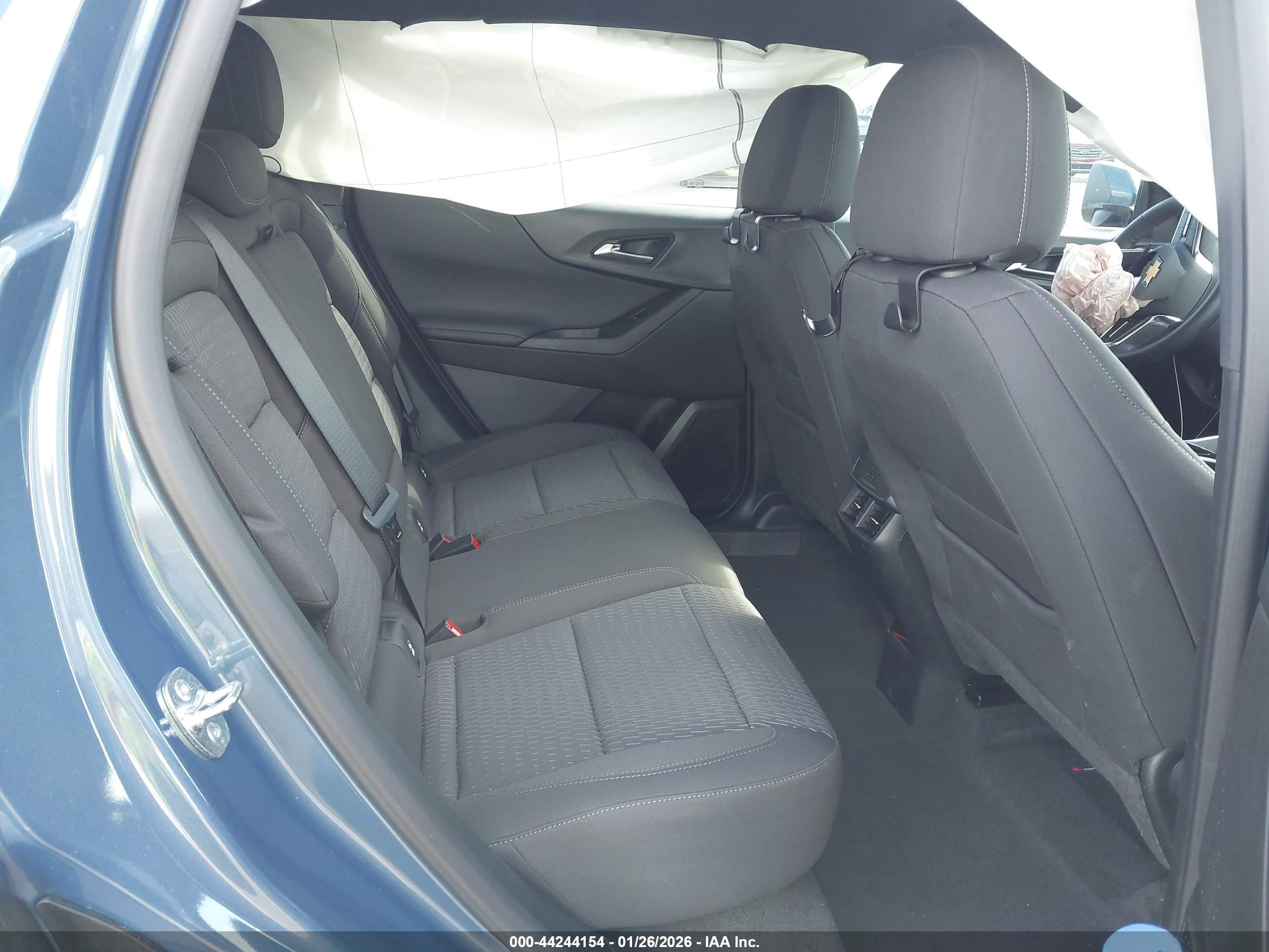 CHEVROLET EQUINOX image 8