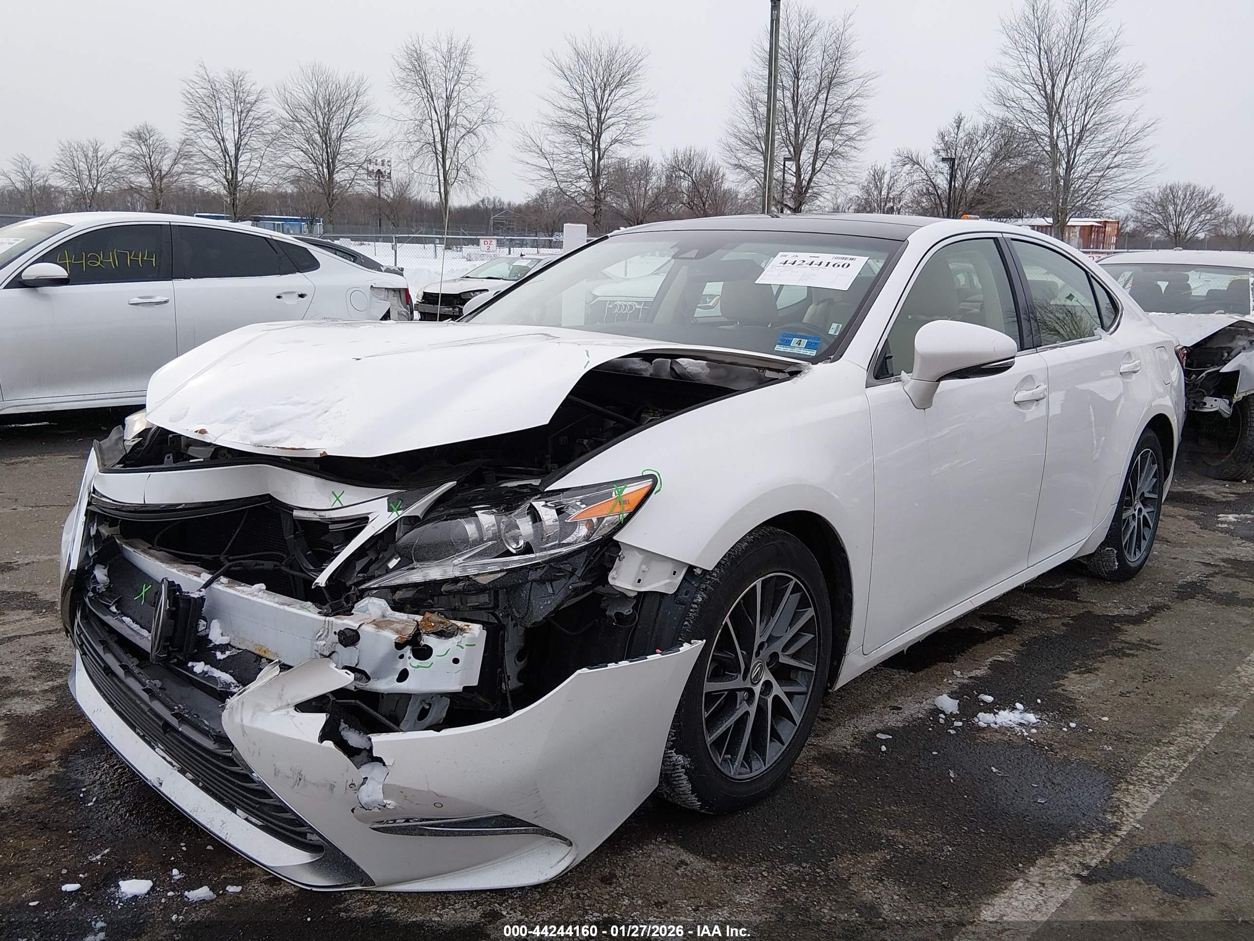 LEXUS ES image 2