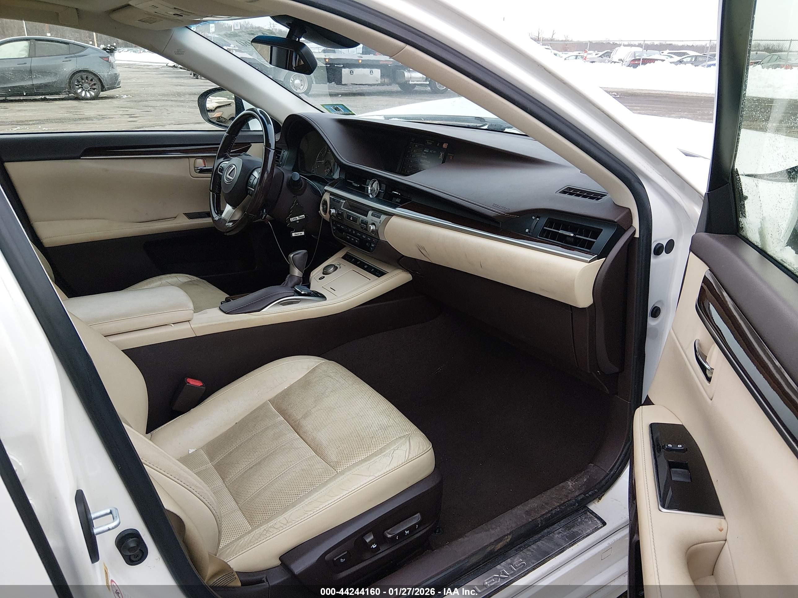 LEXUS ES image 5
