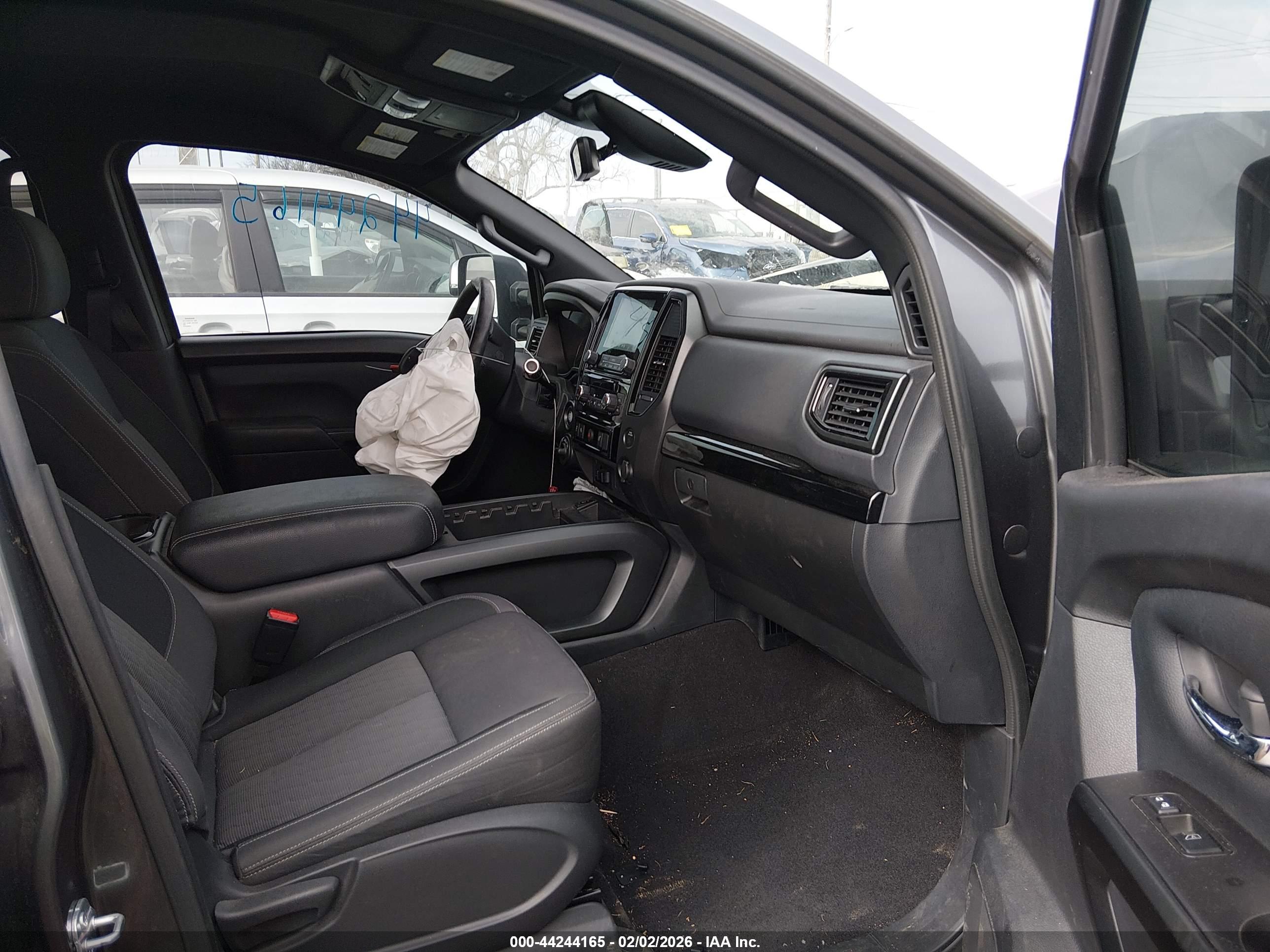 NISSAN TITAN image 5