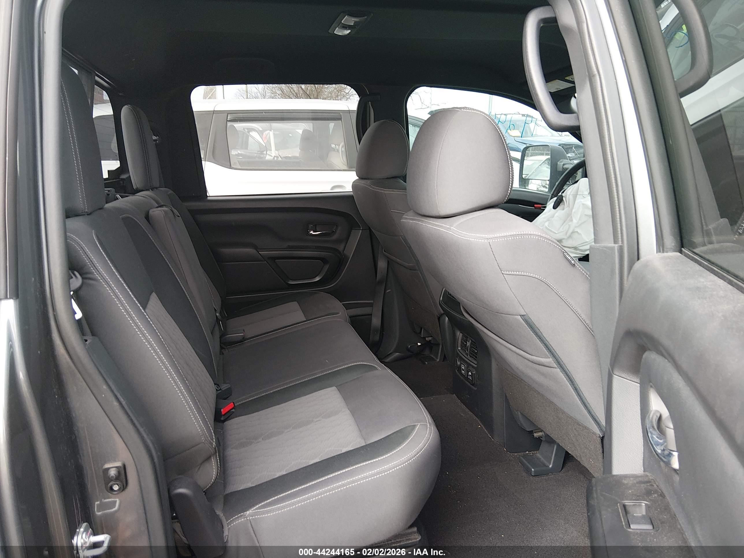 NISSAN TITAN image 8