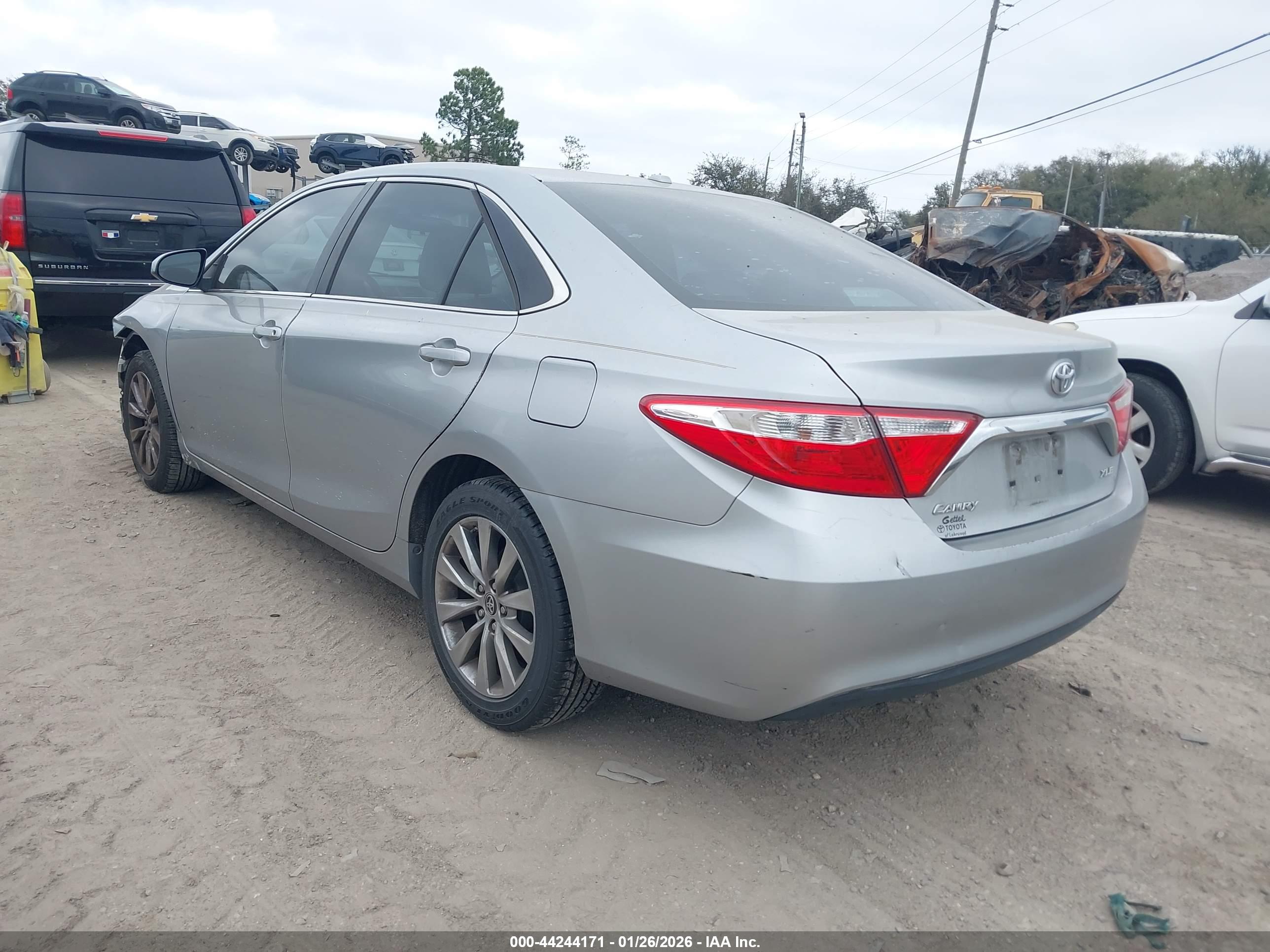 TOYOTA CAMRY image 3