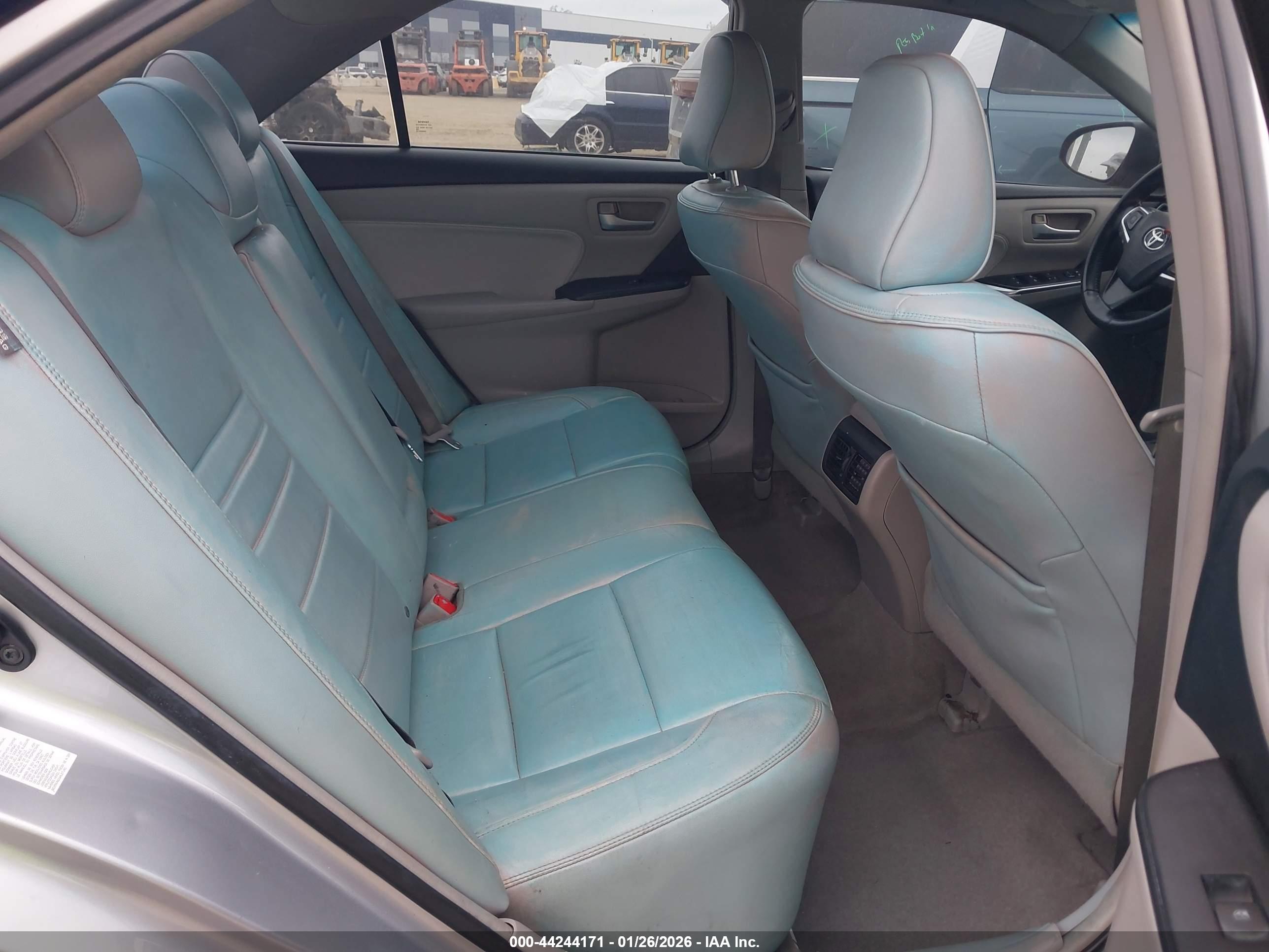 TOYOTA CAMRY image 8