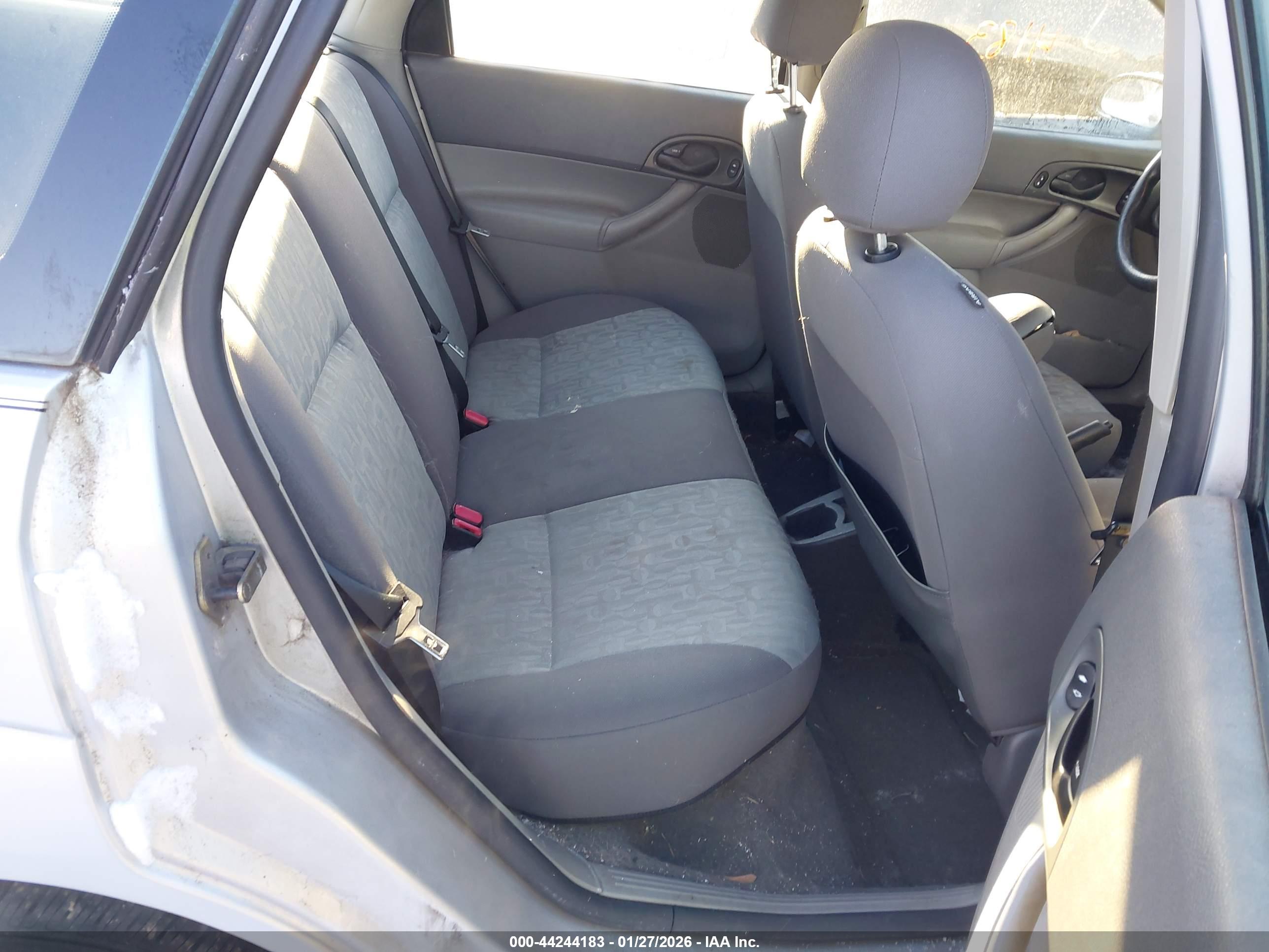 FORD FOCUS image 8