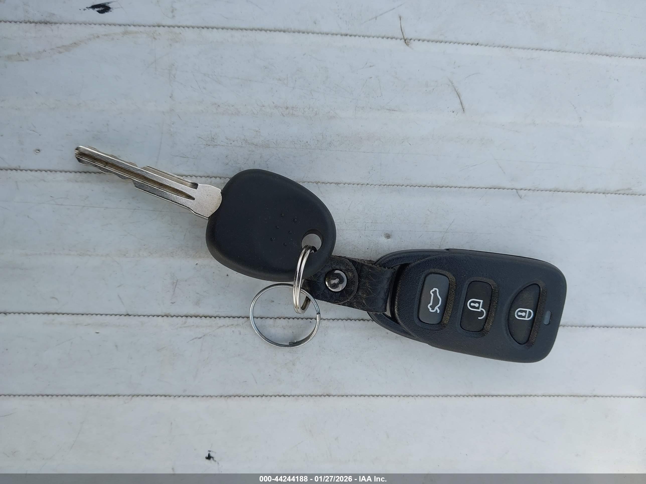 HYUNDAI ELANTRA image 11
