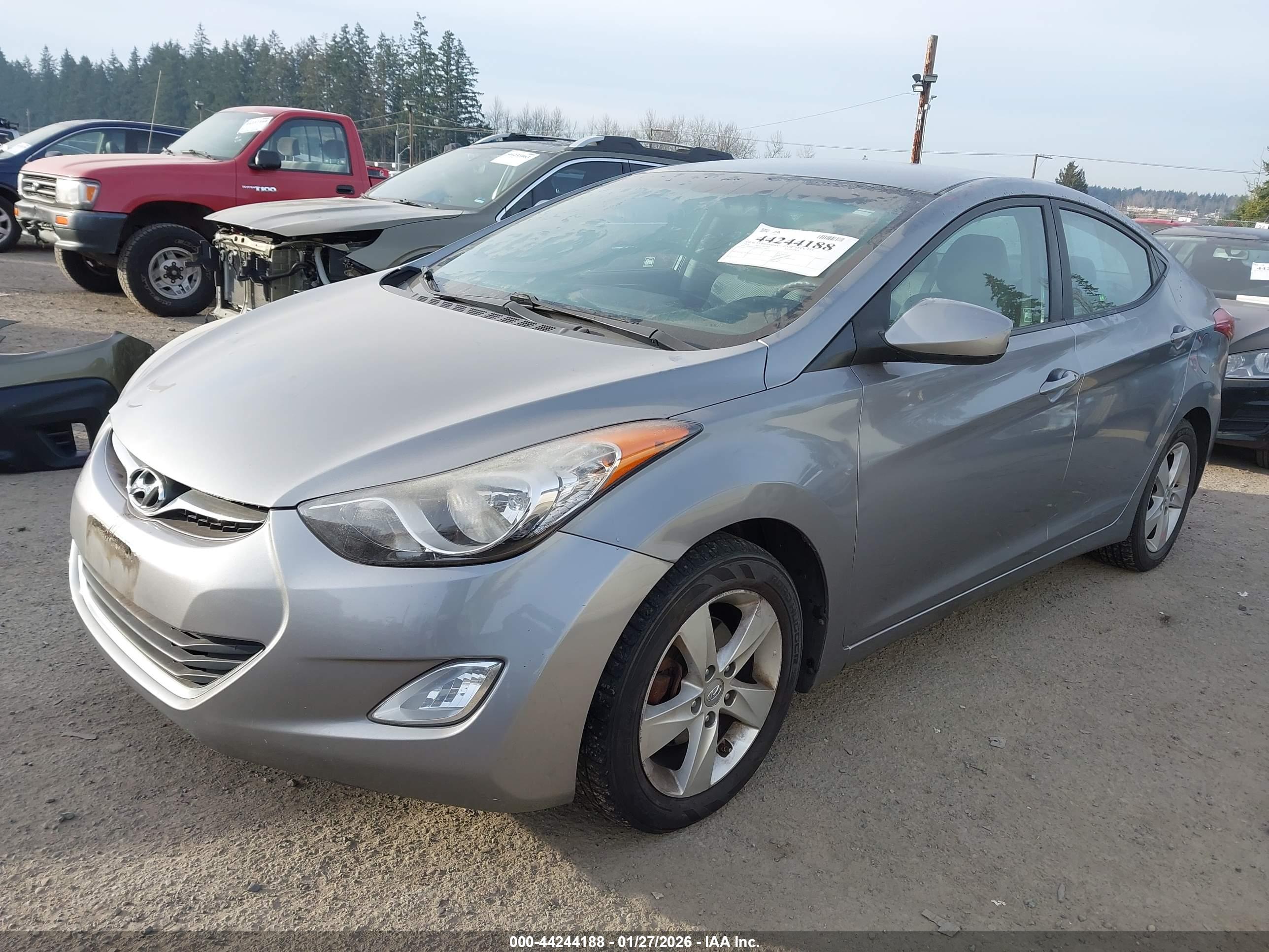 HYUNDAI ELANTRA image 2