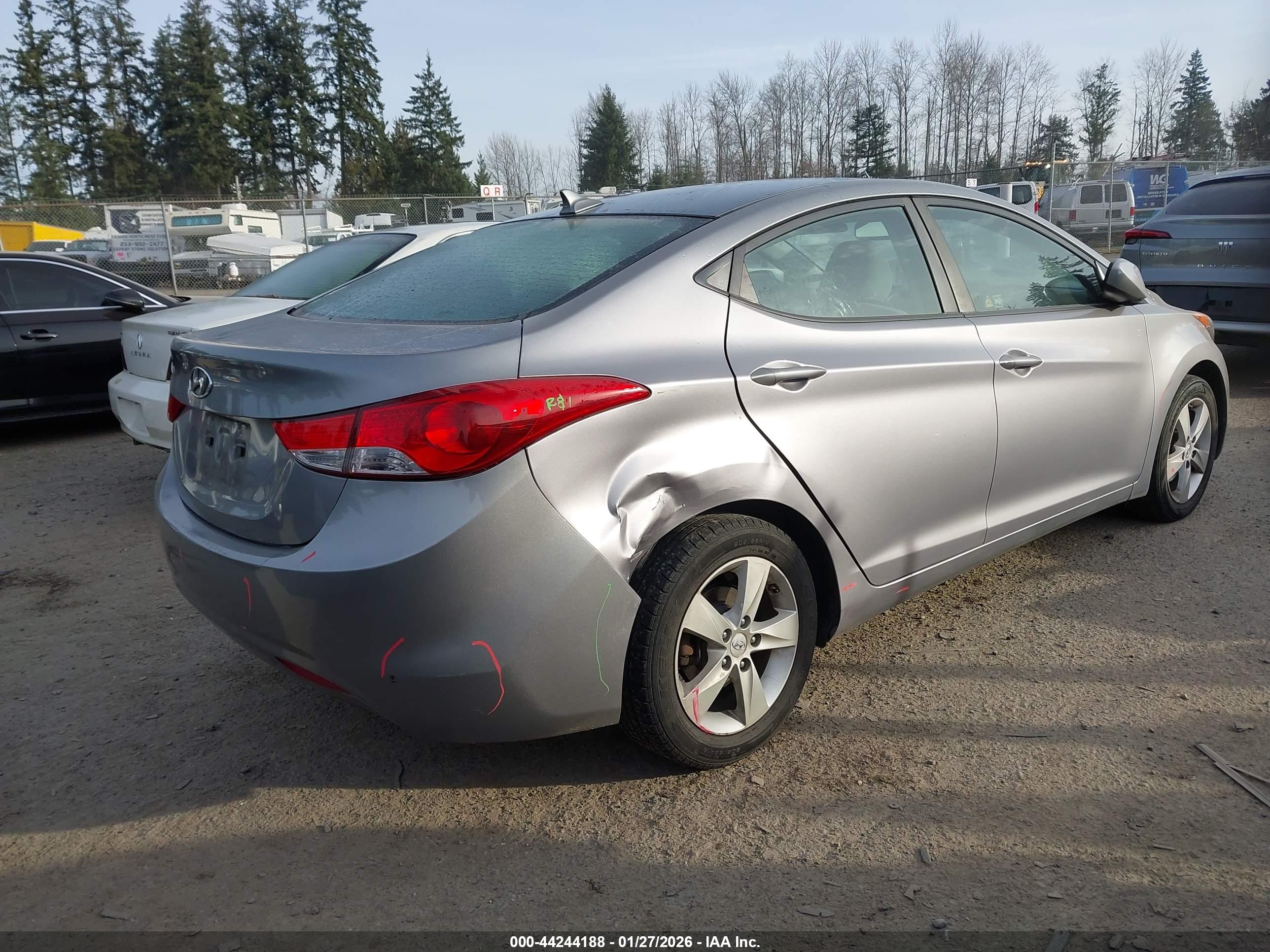 HYUNDAI ELANTRA image 4