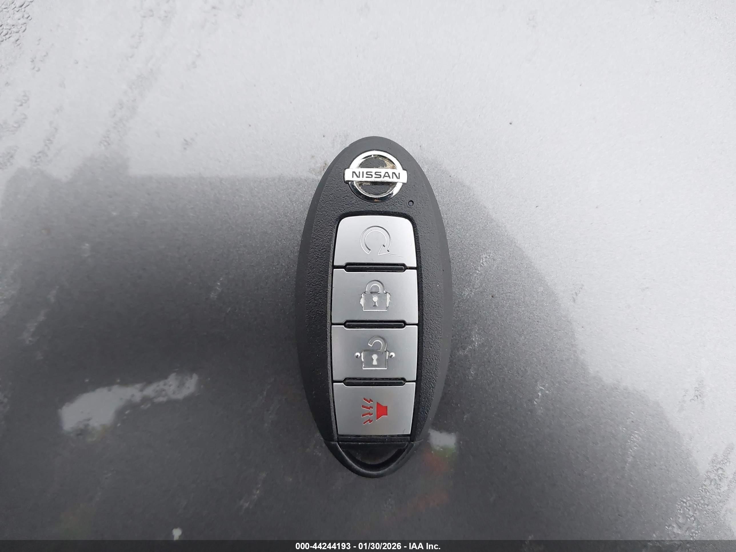 NISSAN ROGUE image 11