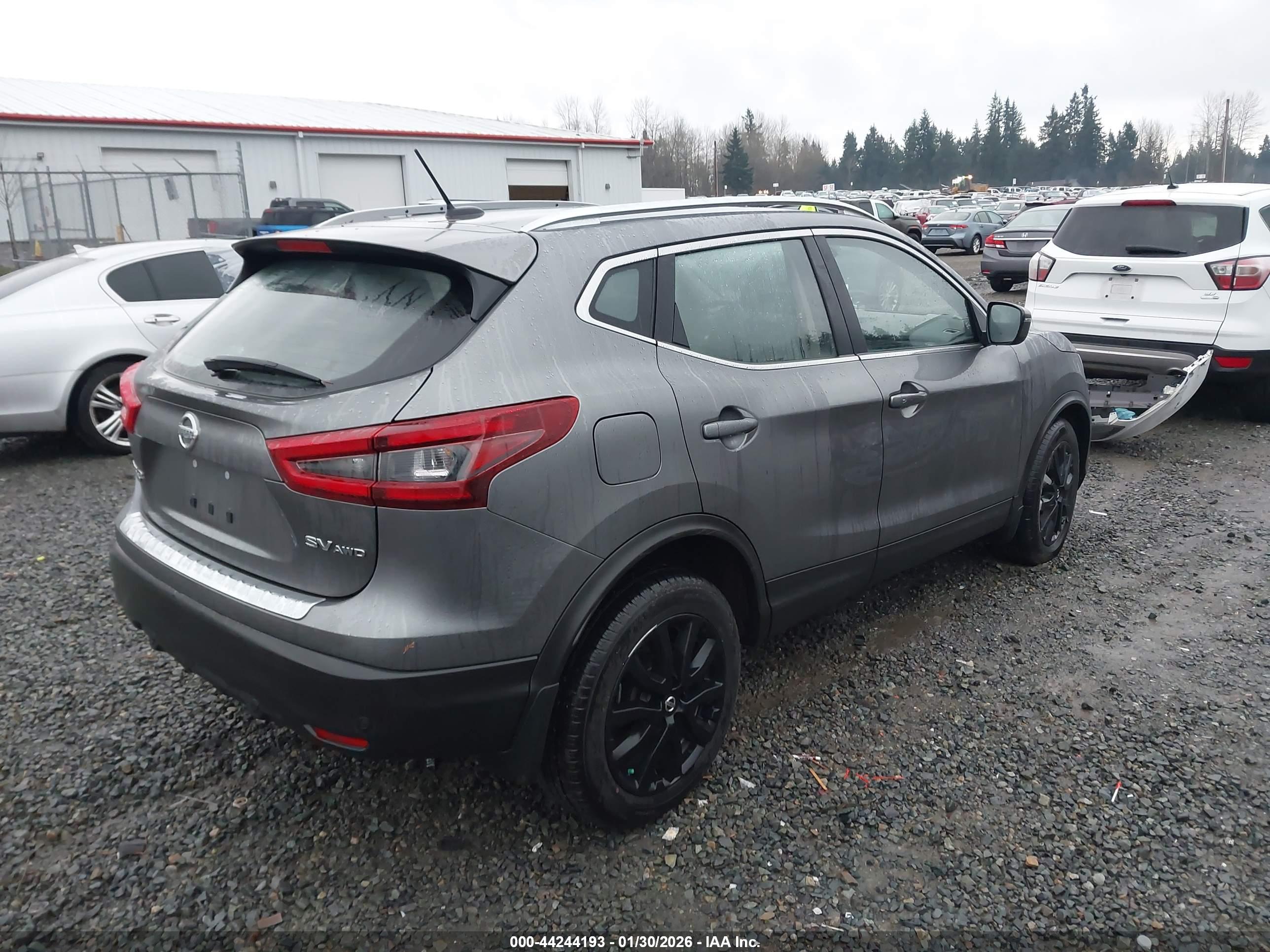NISSAN ROGUE image 4