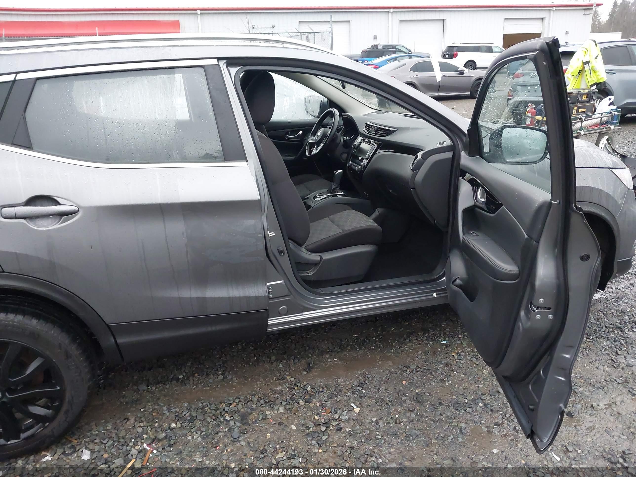 NISSAN ROGUE image 5