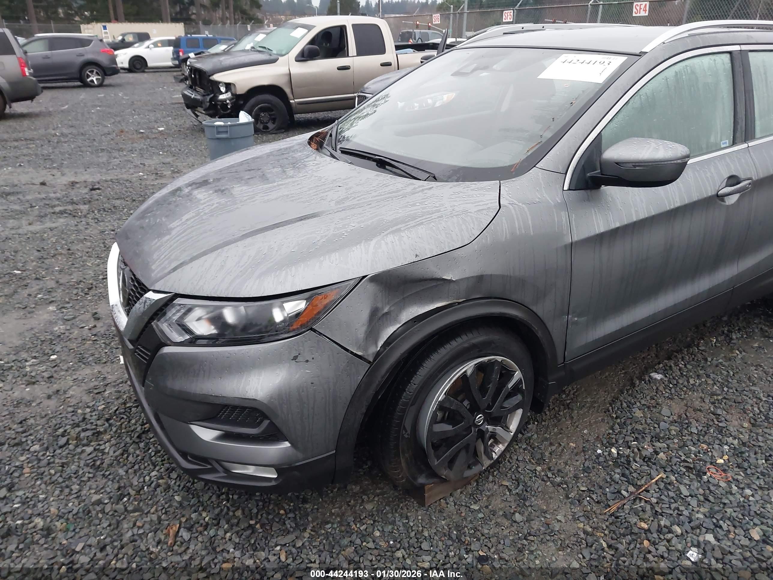 NISSAN ROGUE image 6
