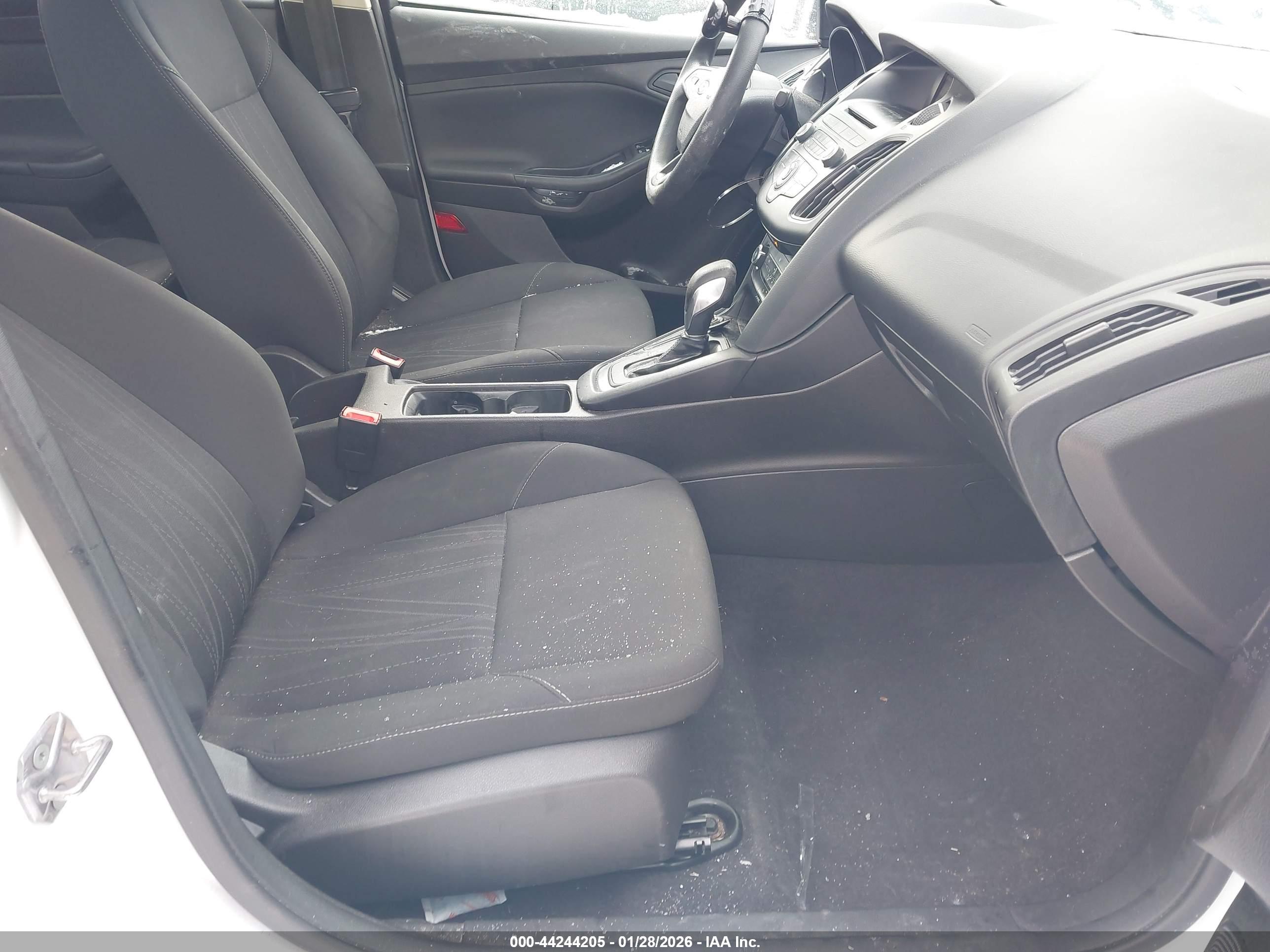 FORD FOCUS image 5
