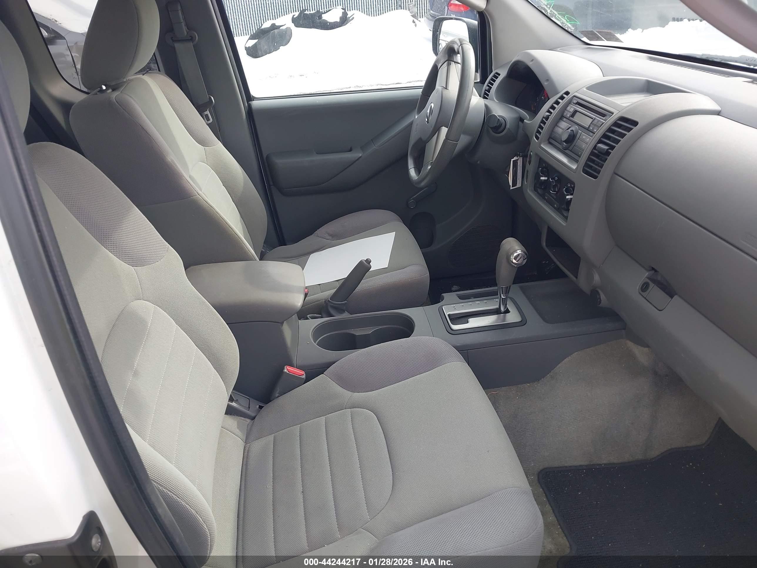 NISSAN FRONTIER image 5