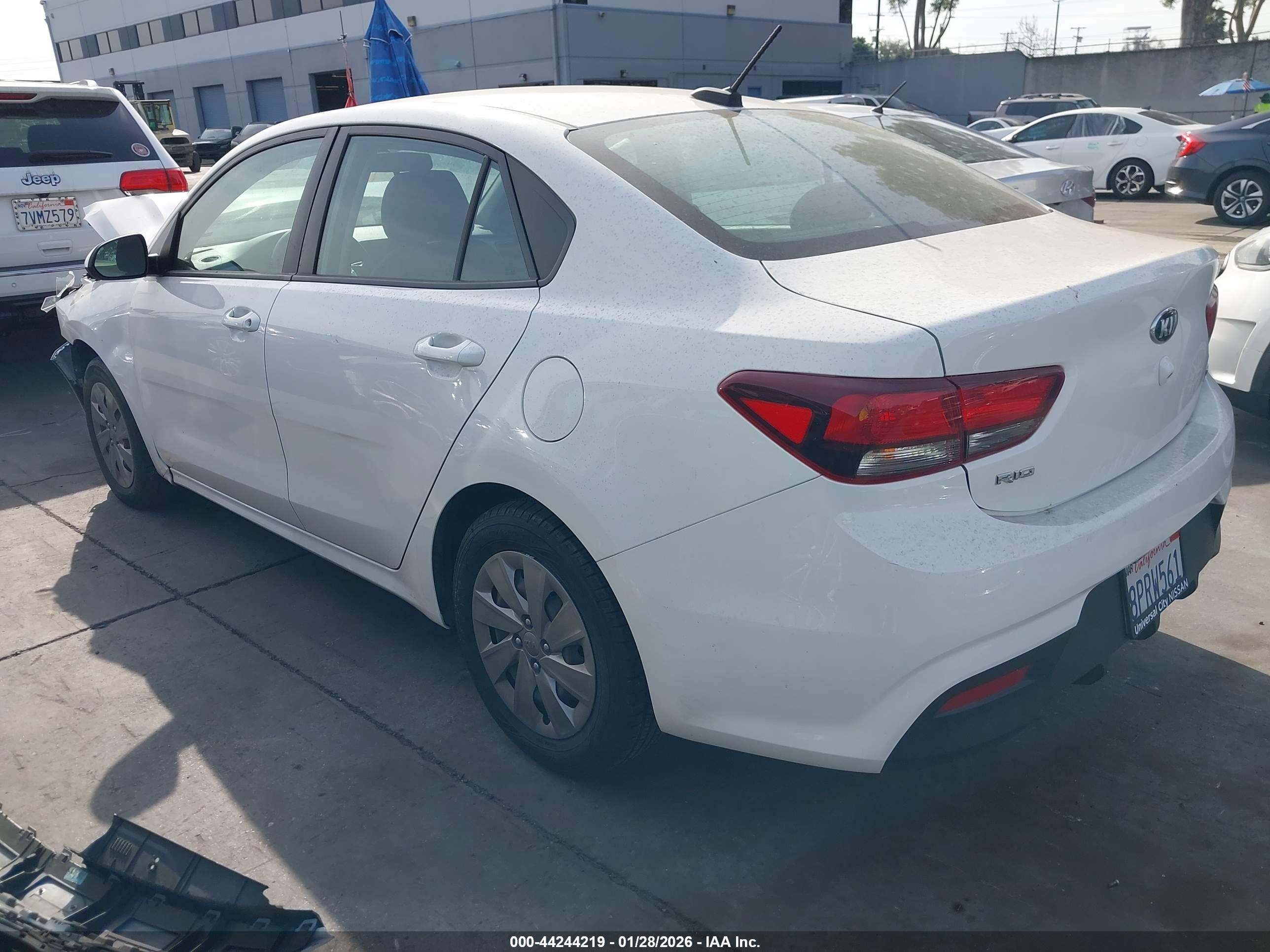 KIA RIO image 3
