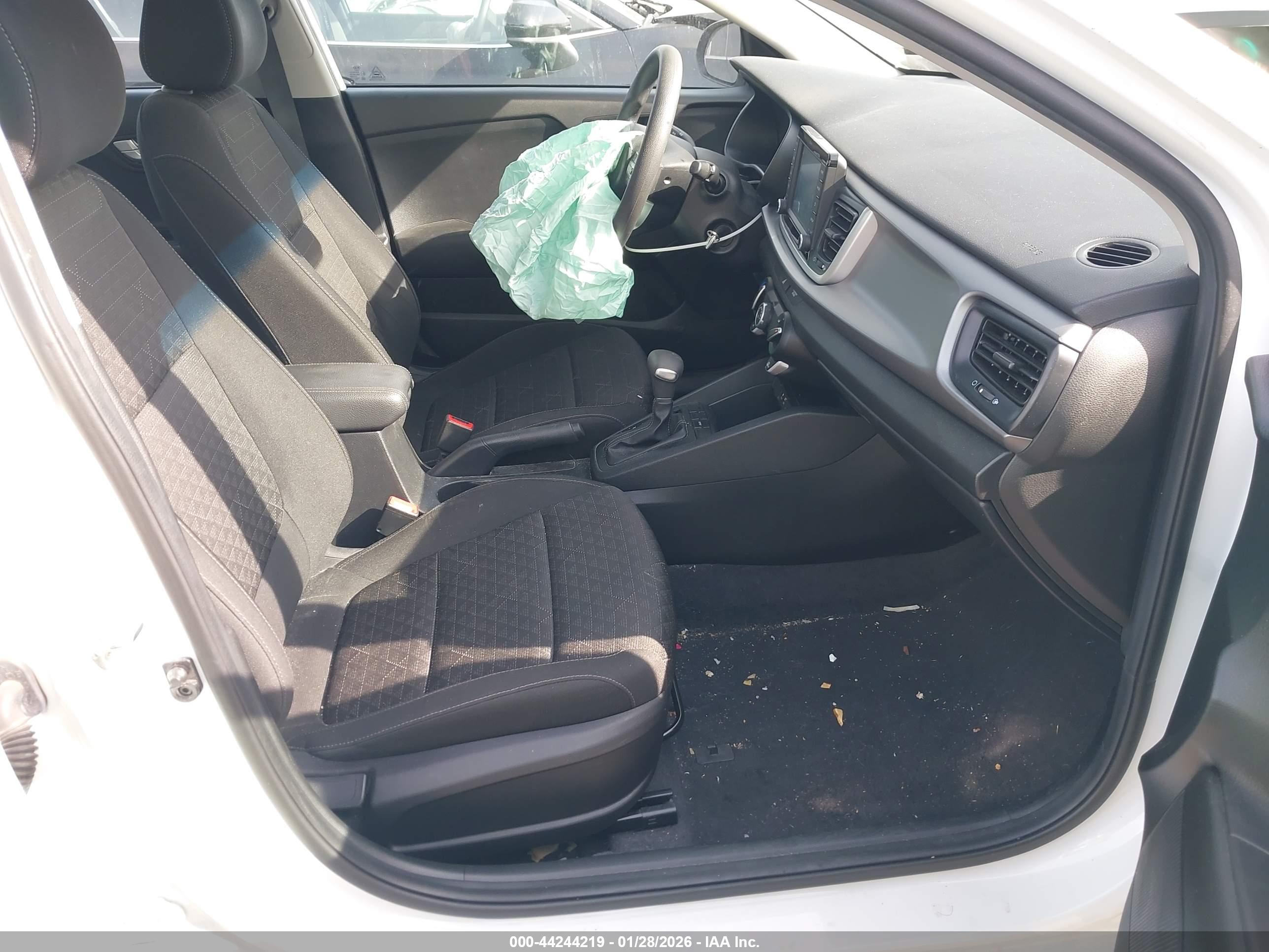 KIA RIO image 5