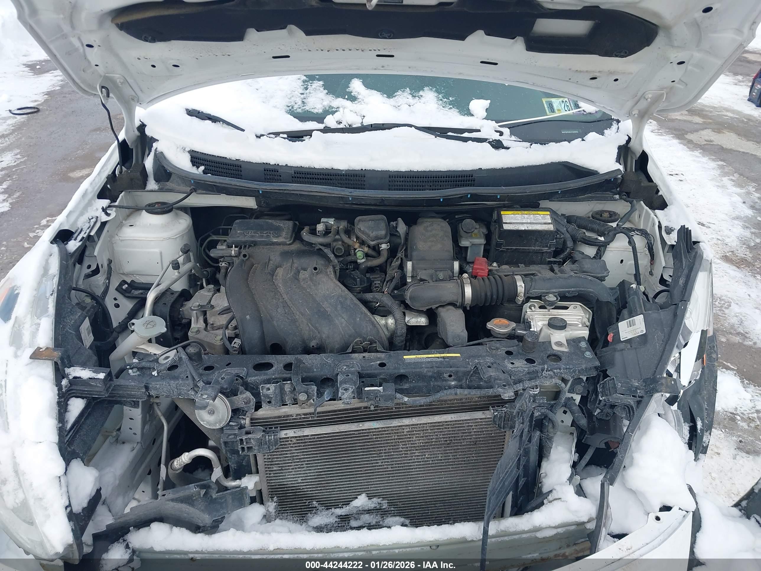 NISSAN VERSA image 10