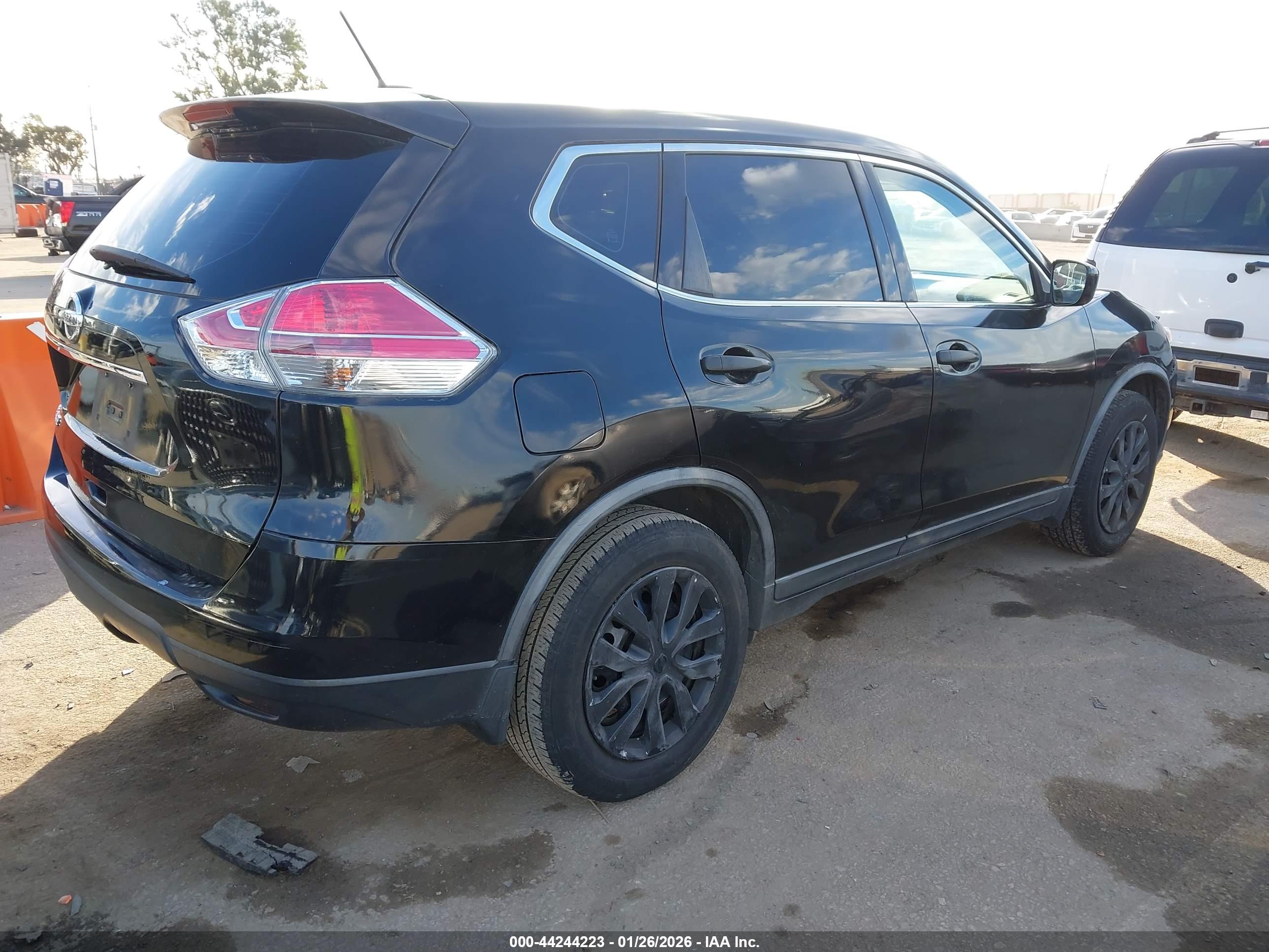 NISSAN ROGUE image 4