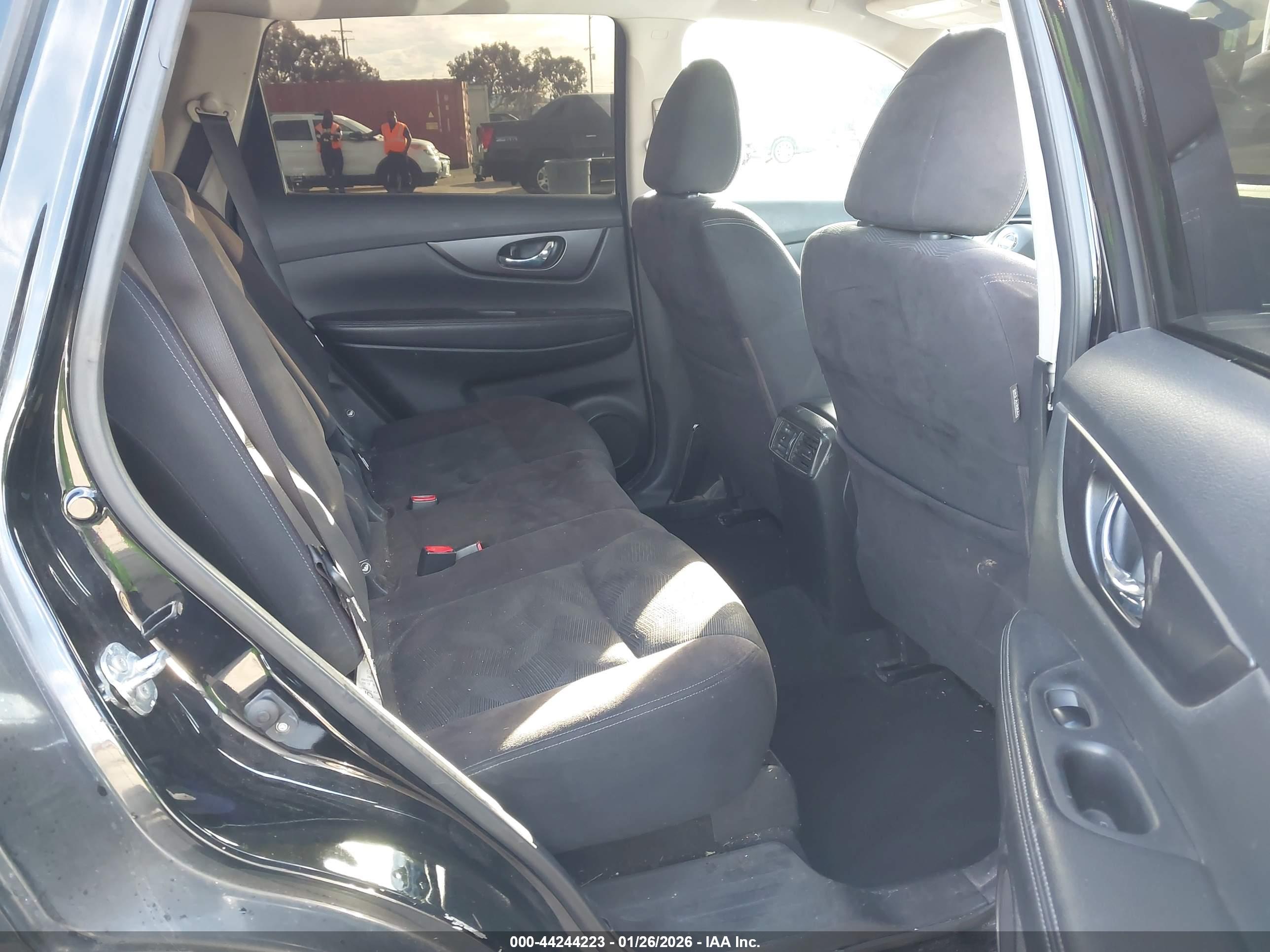 NISSAN ROGUE image 8