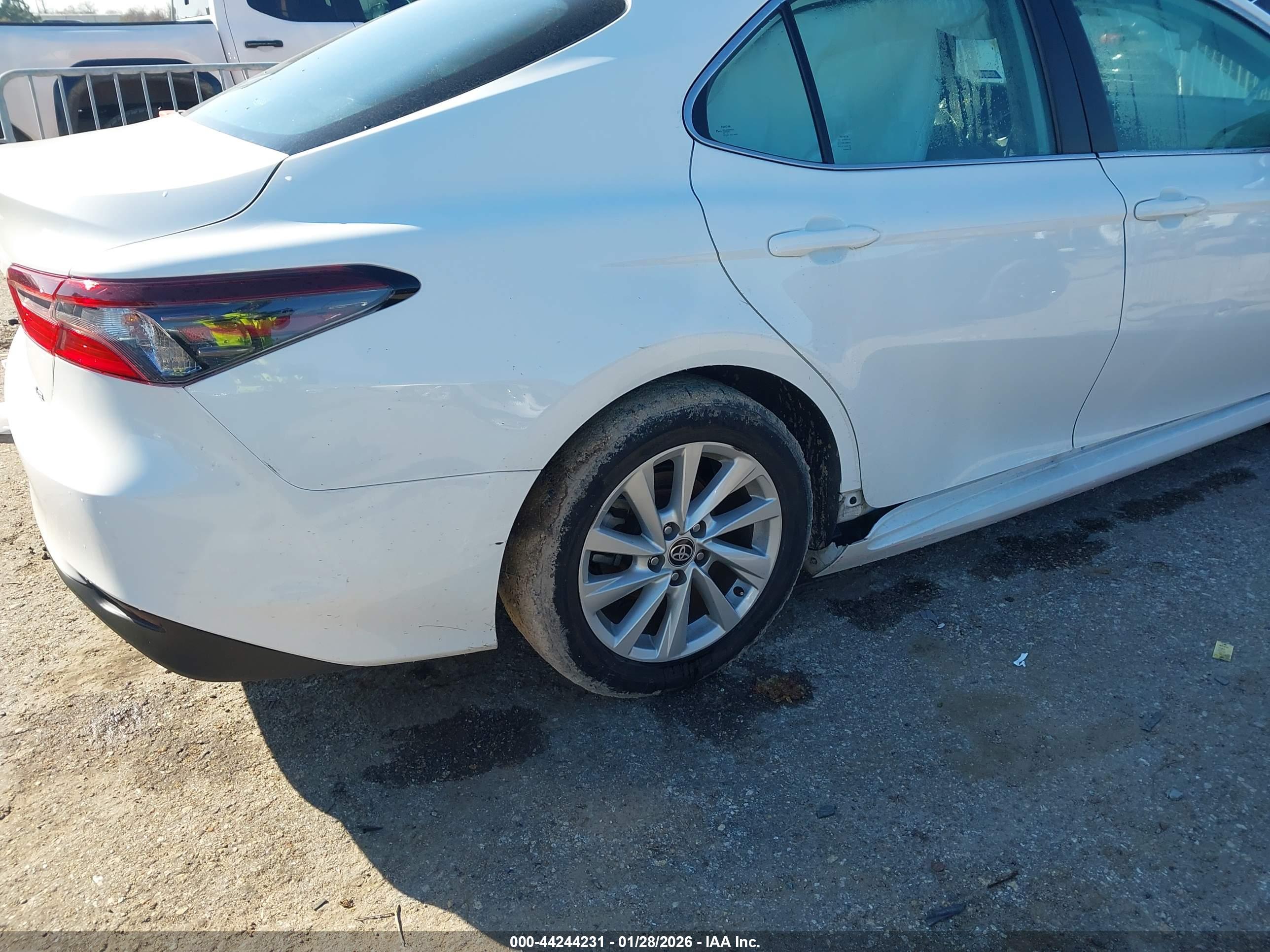 TOYOTA CAMRY image 6