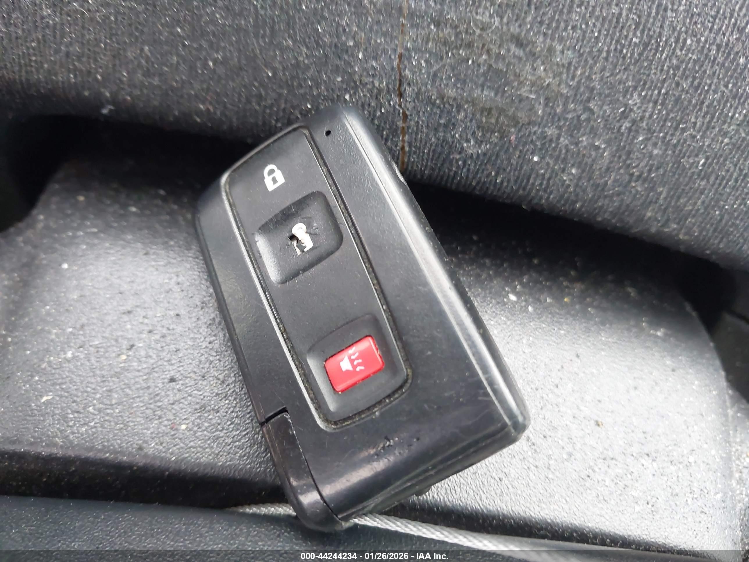 TOYOTA PRIUS image 11