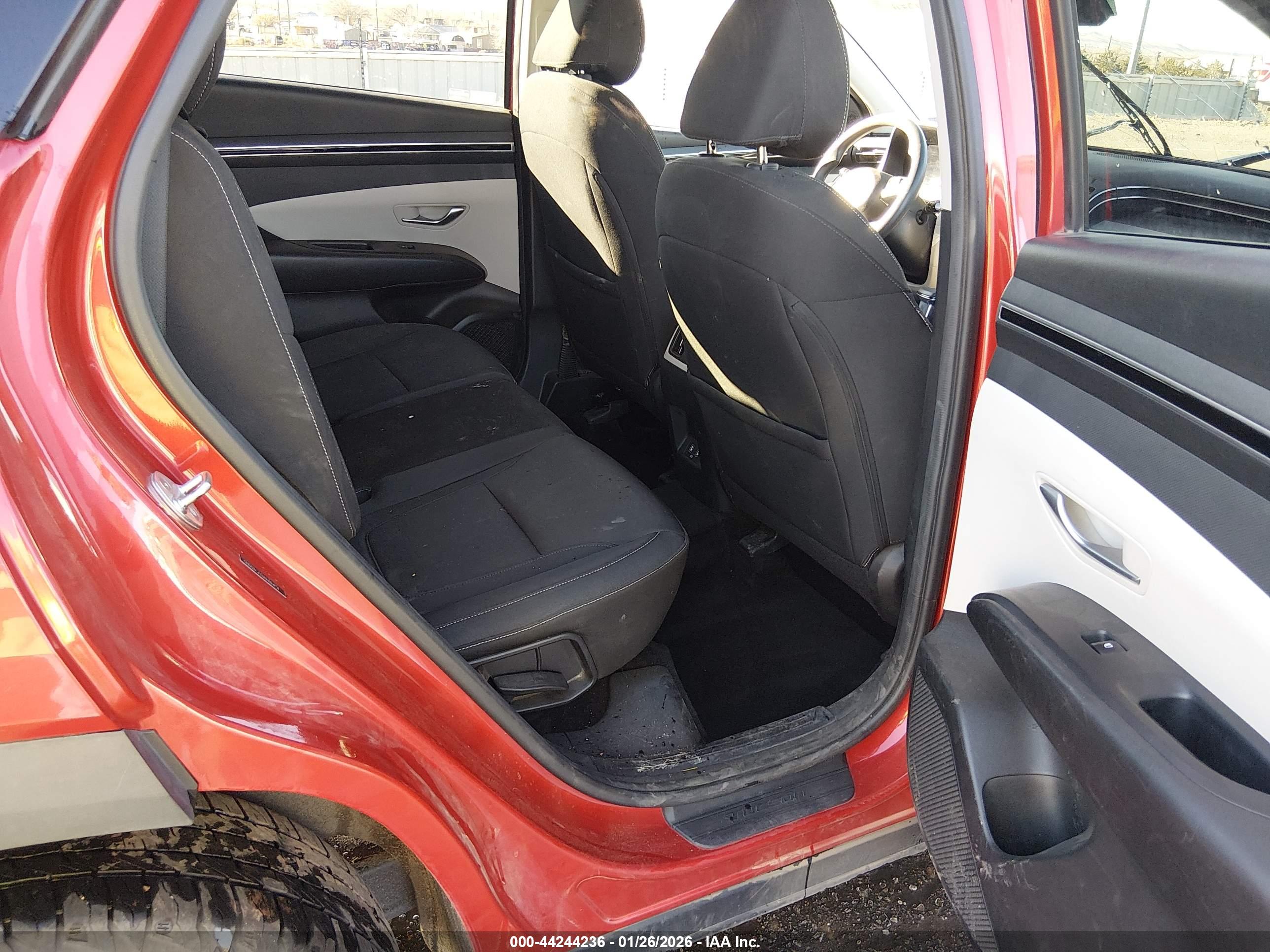 HYUNDAI TUCSON image 8
