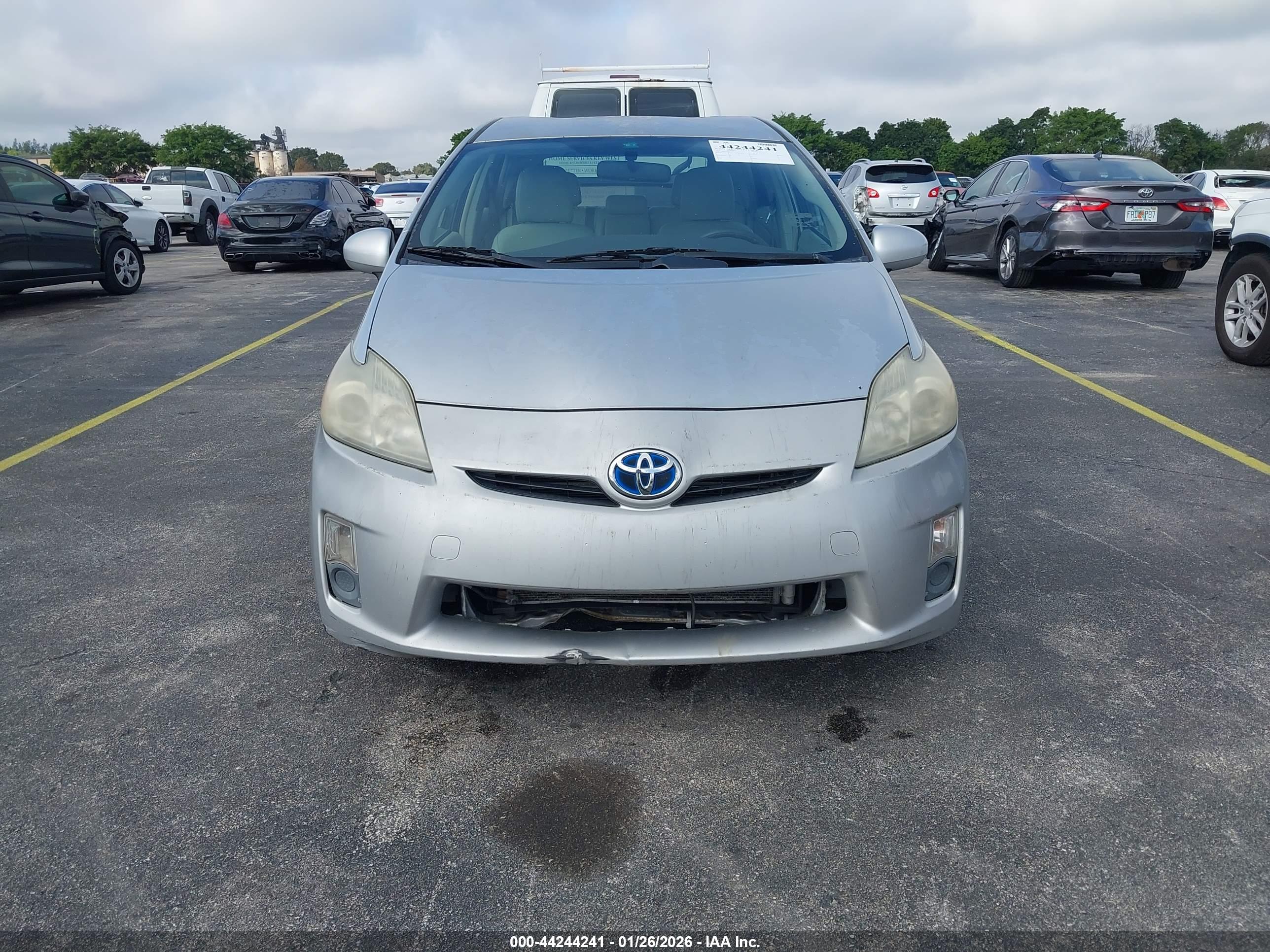 TOYOTA PRIUS image 6