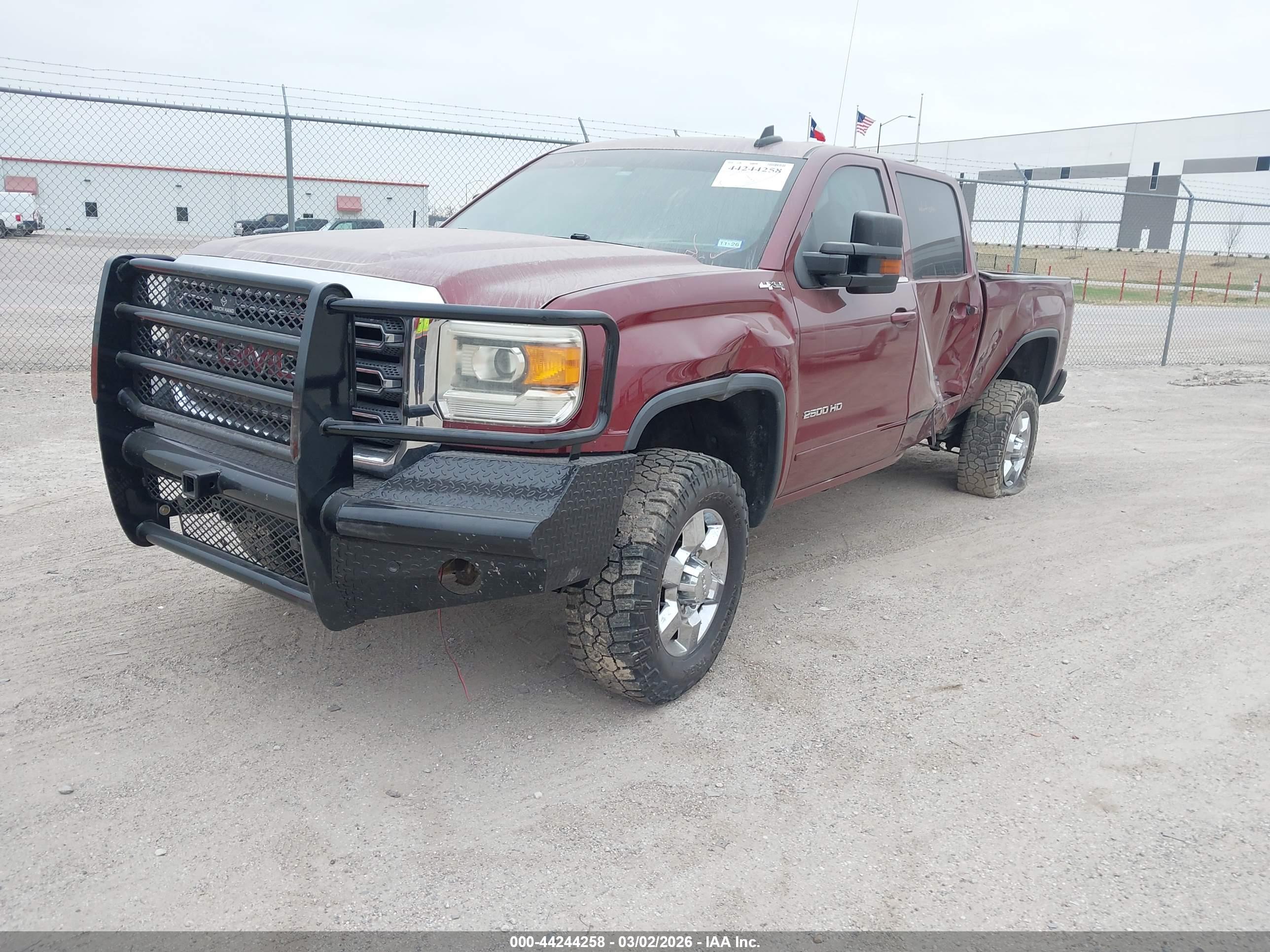 GMC SIERRA image 2
