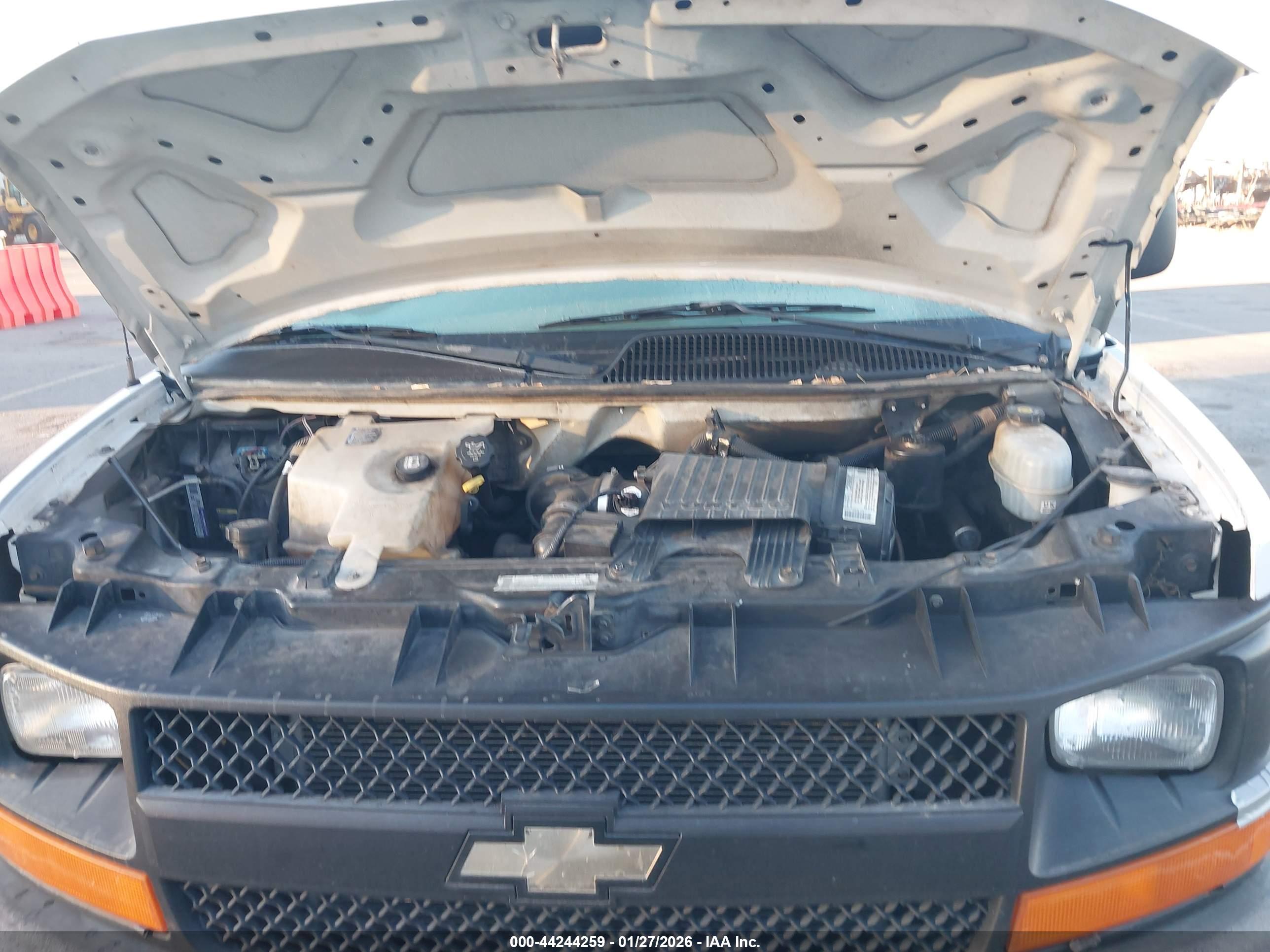 CHEVROLET EXPRESS image 6