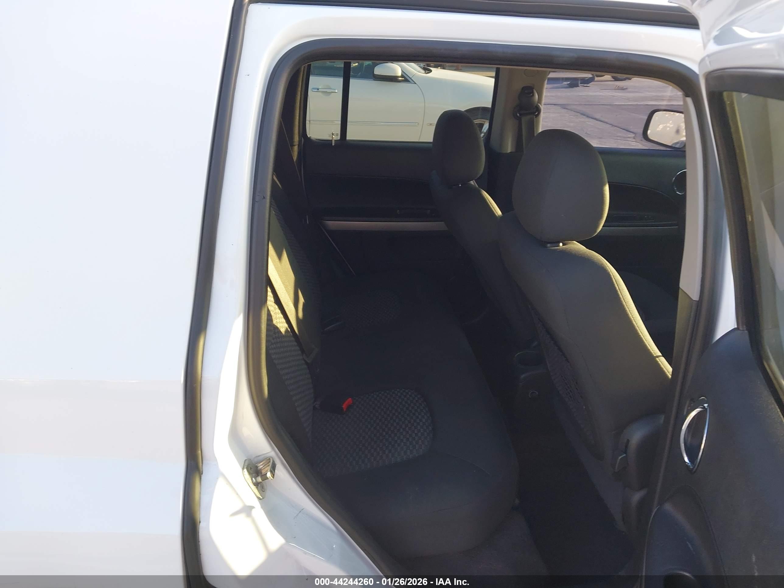CHEVROLET HHR image 8