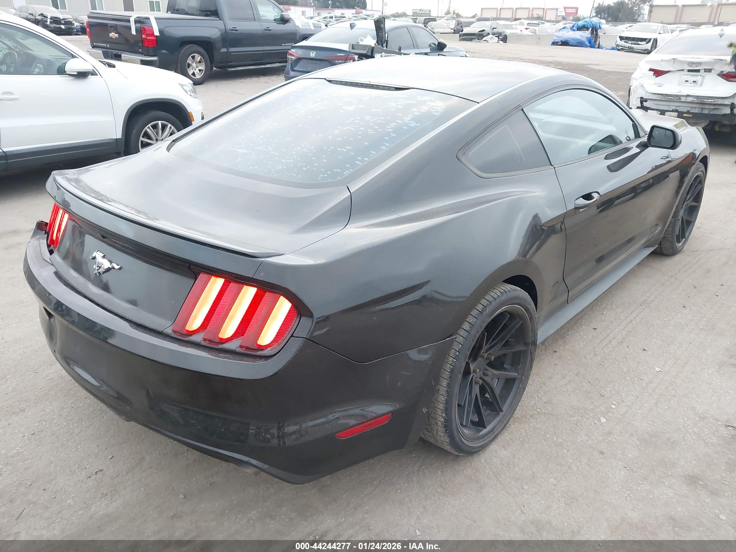 FORD MUSTANG image 4