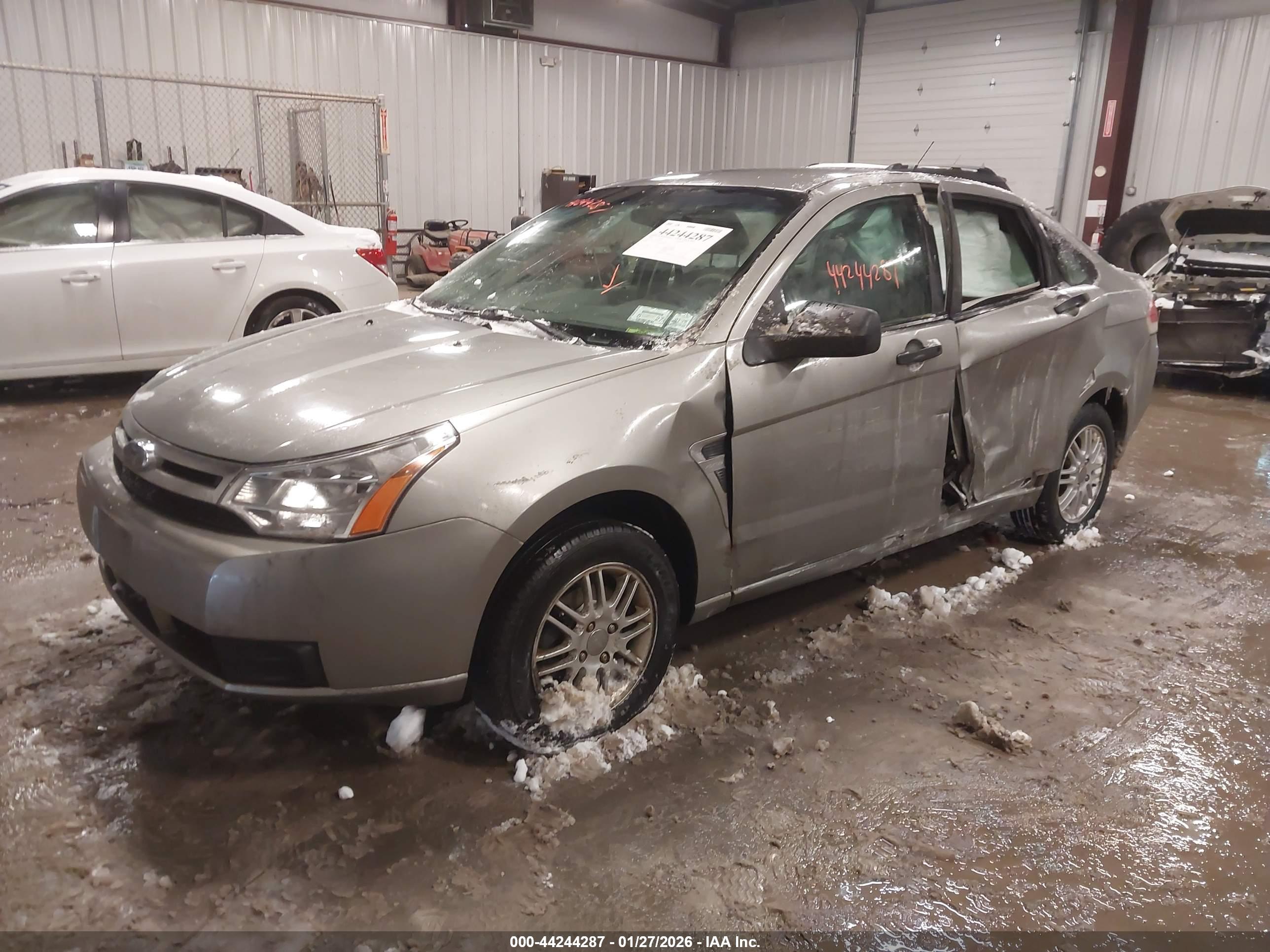 FORD FOCUS image 2