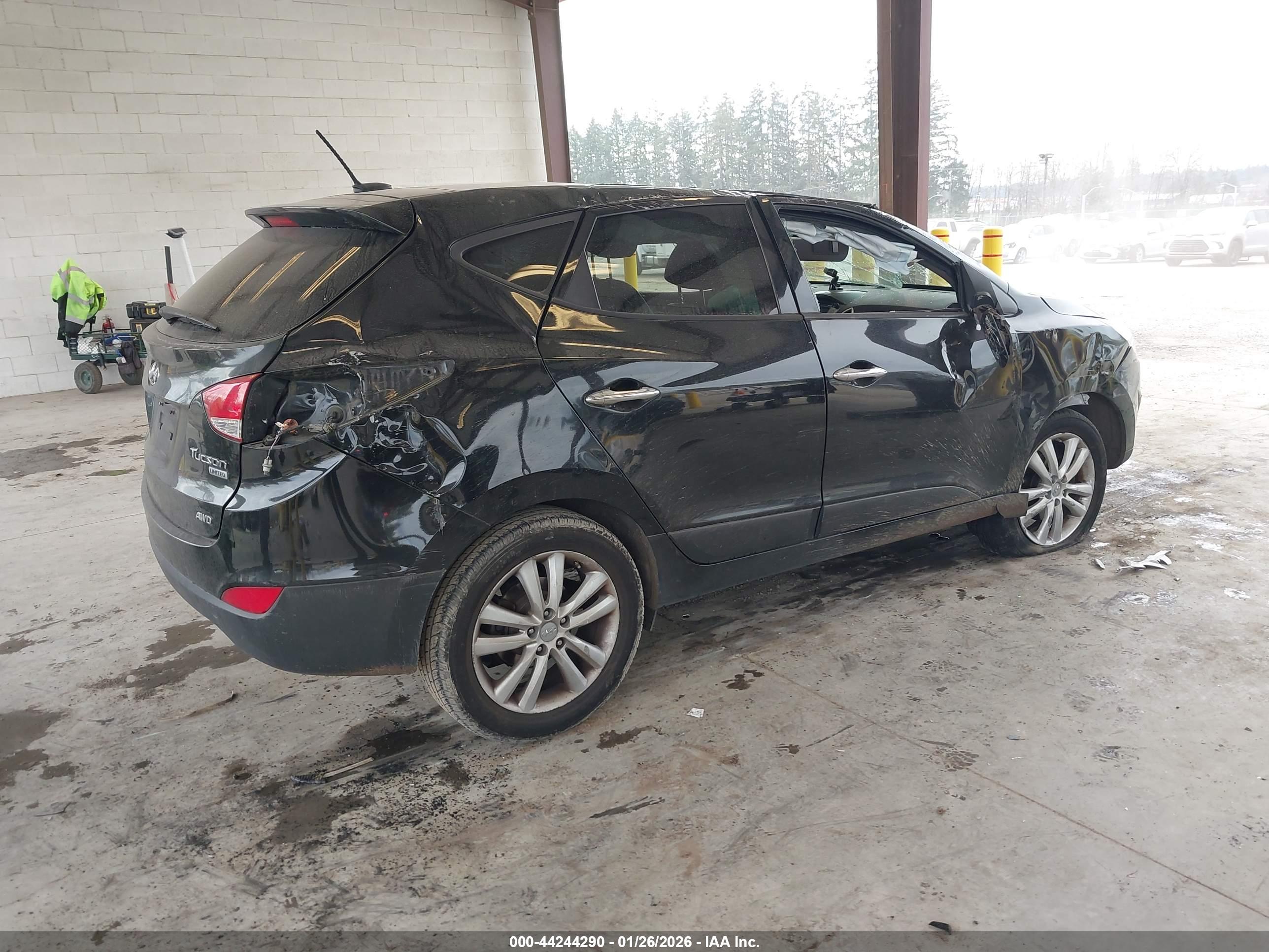 HYUNDAI TUCSON image 4
