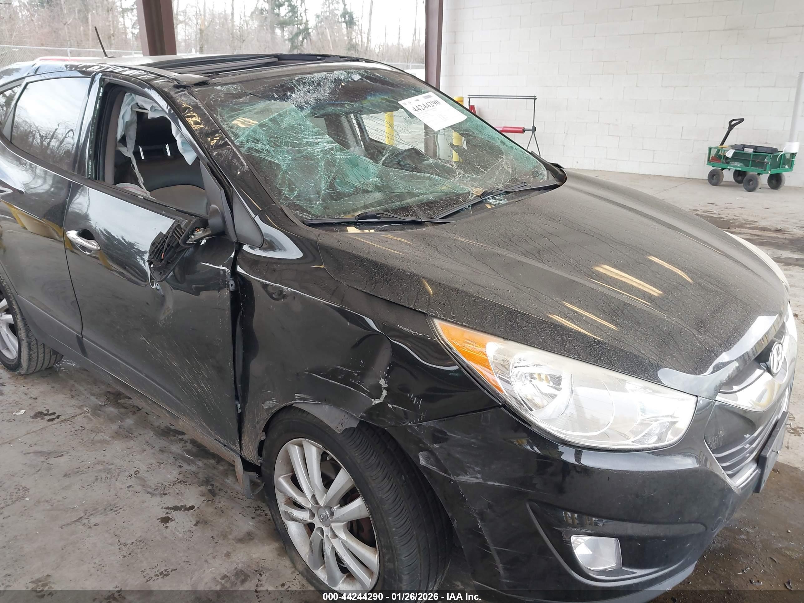 HYUNDAI TUCSON image 6