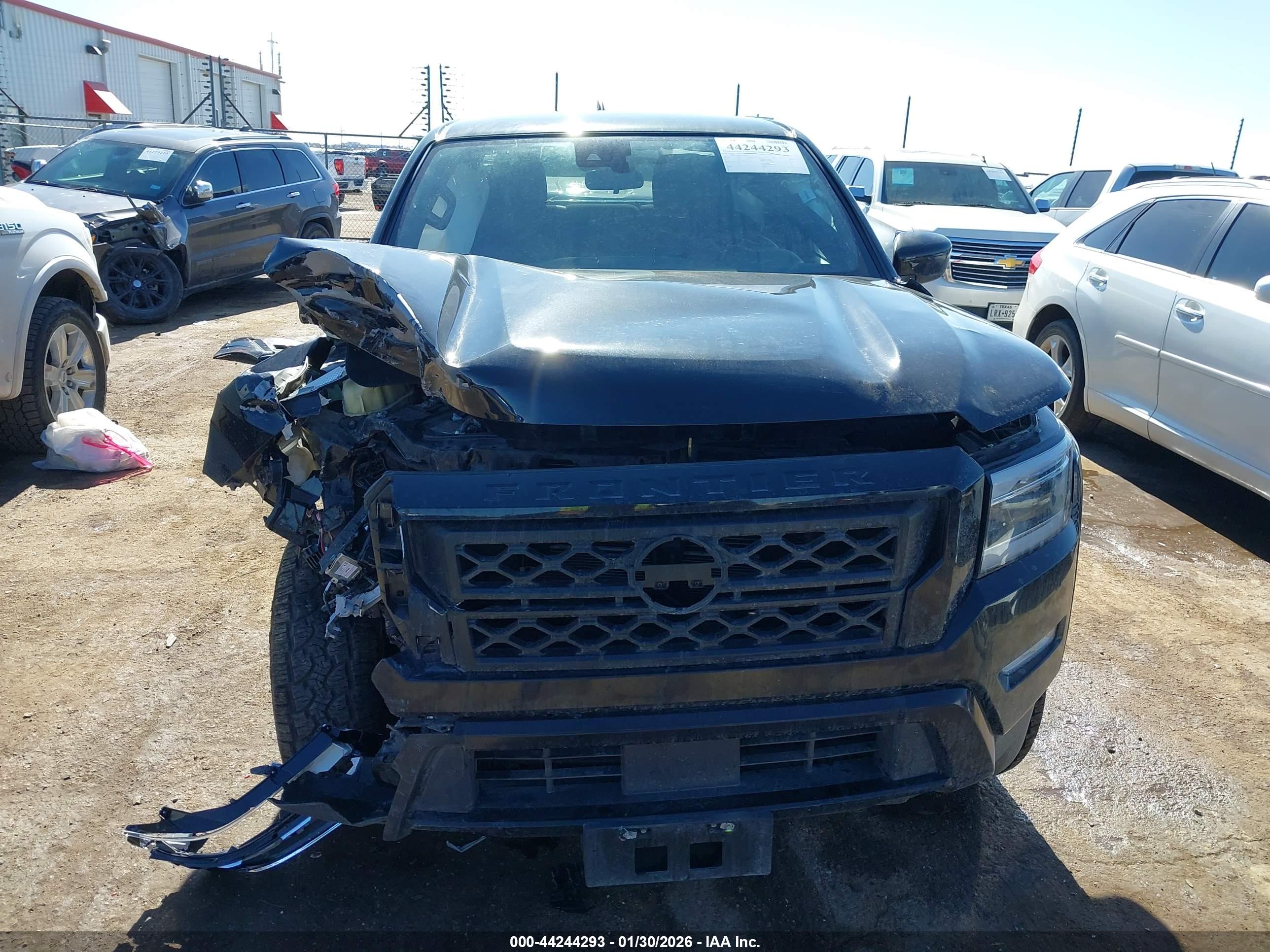 NISSAN FRONTIER image 6