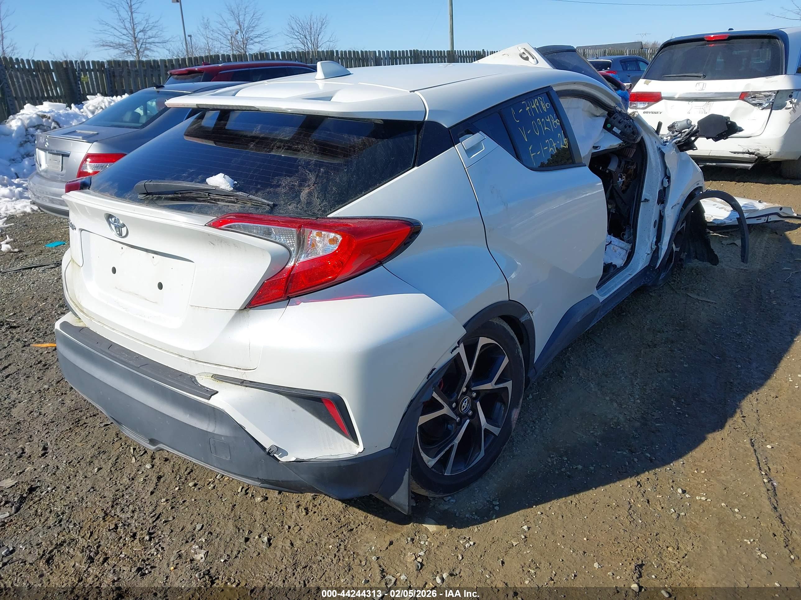 TOYOTA C-HR image 4