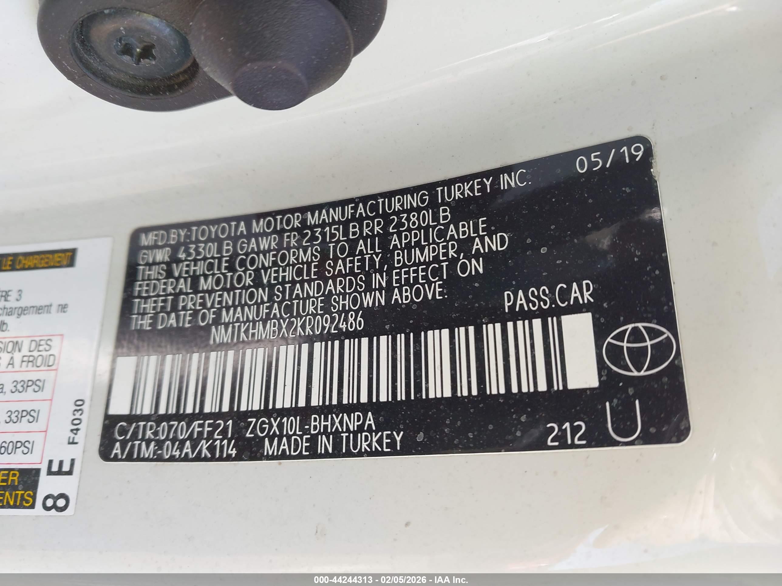 TOYOTA C-HR image 9