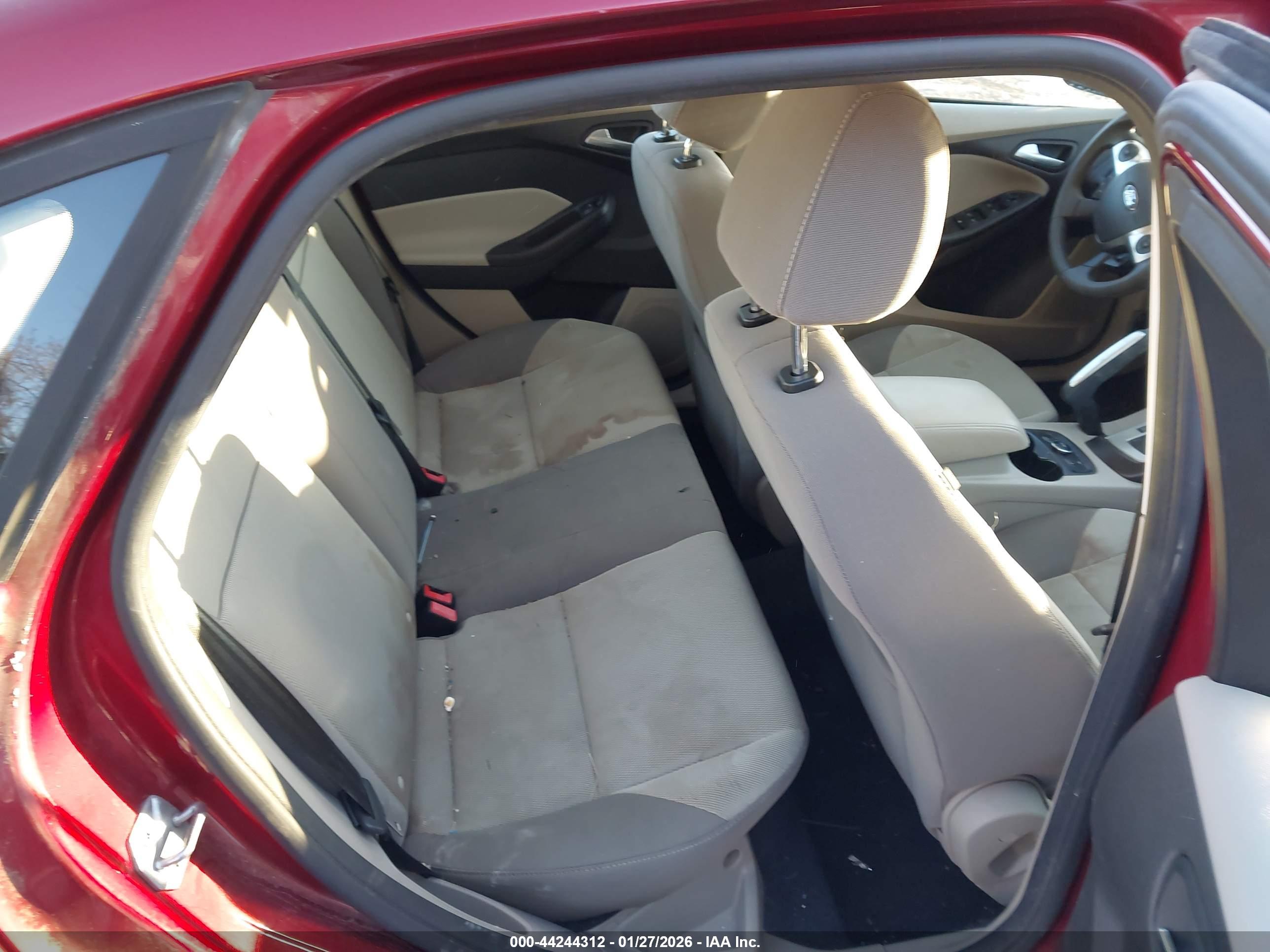 FORD FOCUS image 8