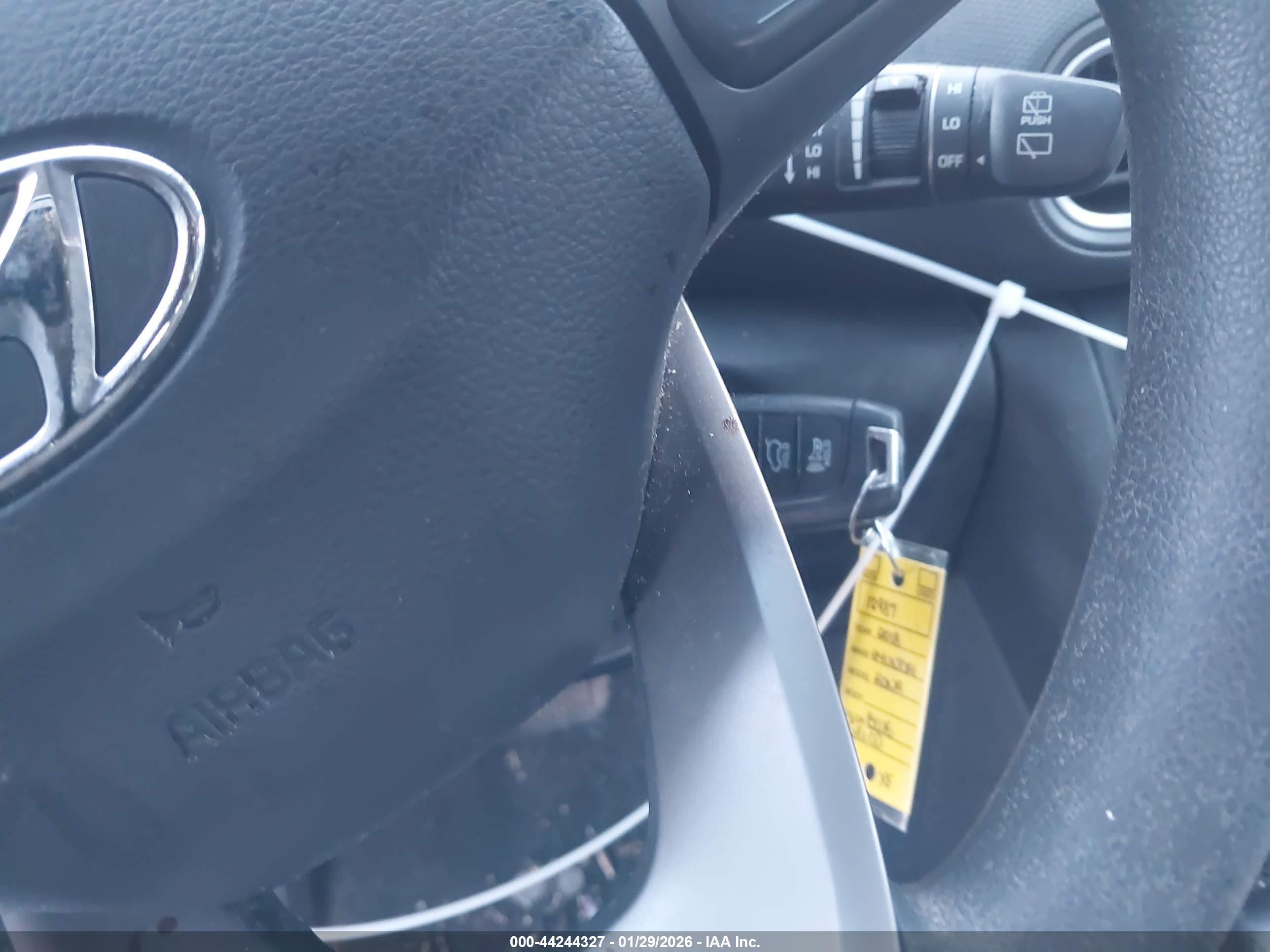 HYUNDAI KONA image 11