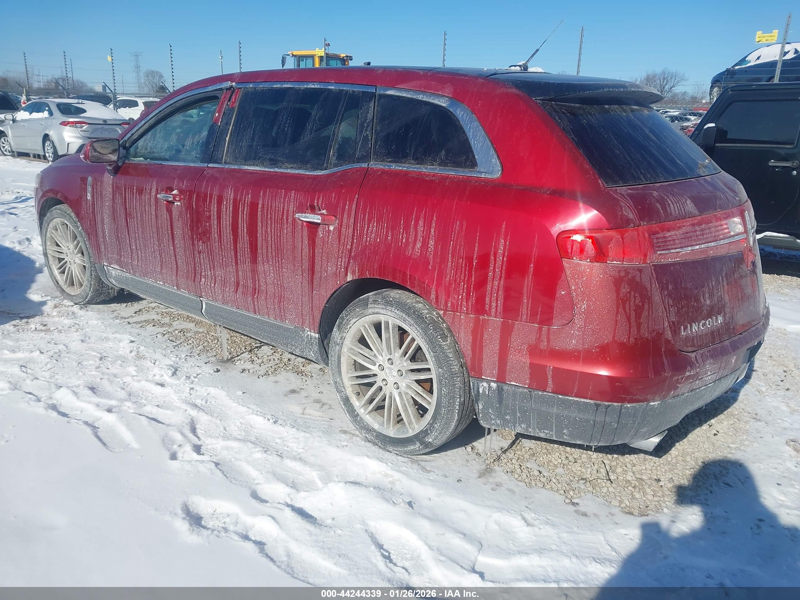 LINCOLN MKT image 3